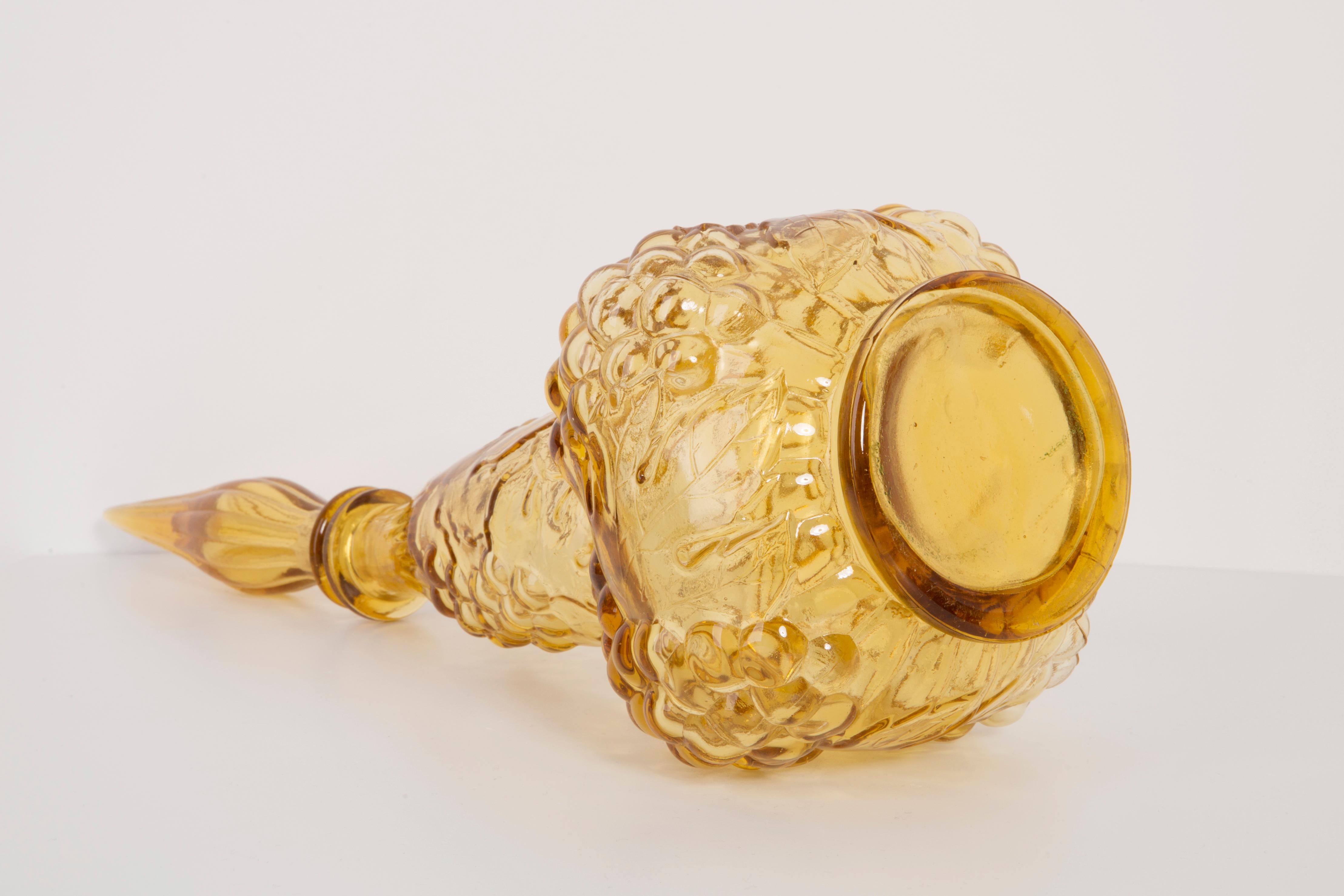 Mid-Century Modern Honey Yellow Glass Genie Decanter with Stopper, 20th Century, Italy, 1960s For Sale