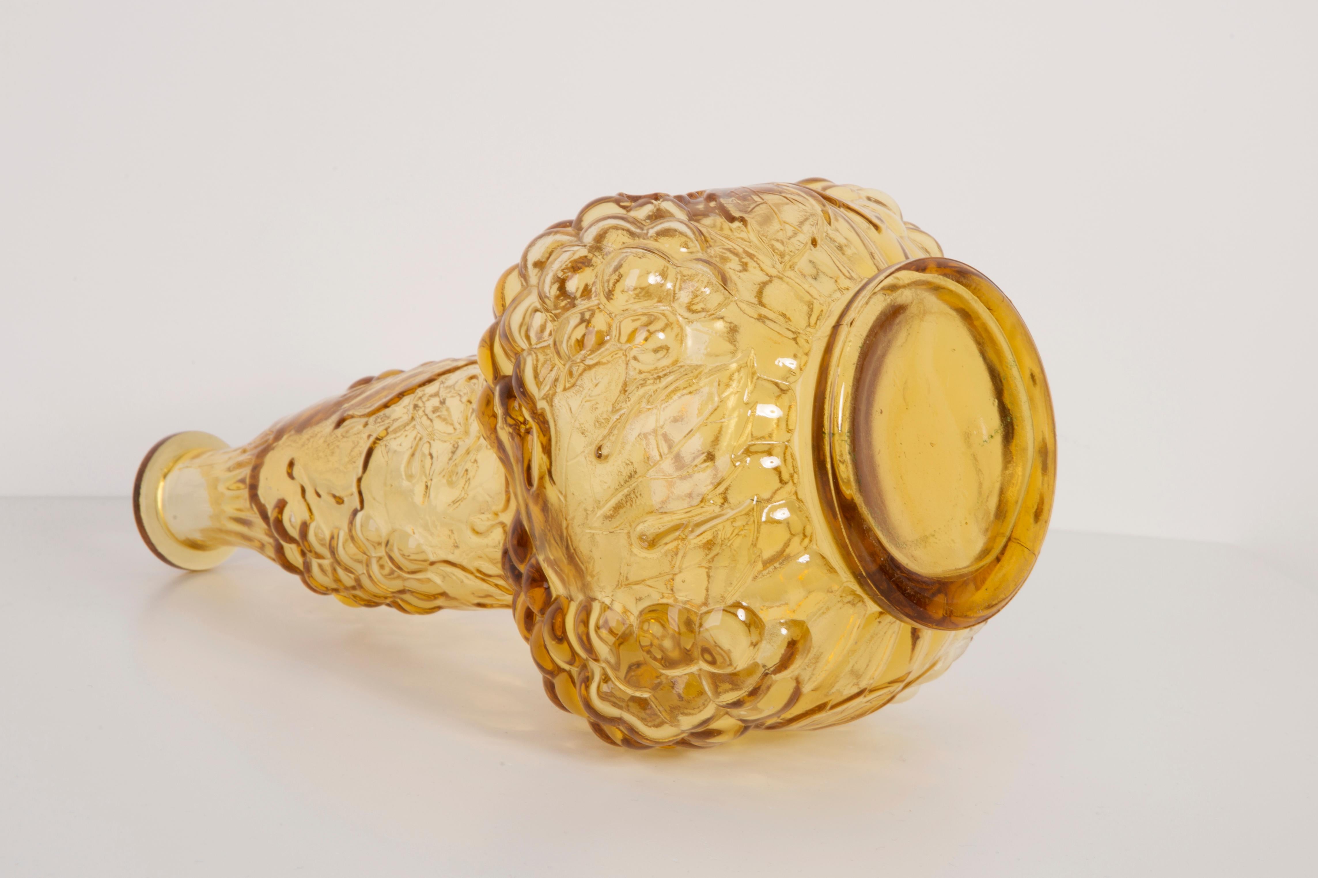 Czech Honey Yellow Glass Genie Decanter with Stopper, 20th Century, Italy, 1960s For Sale