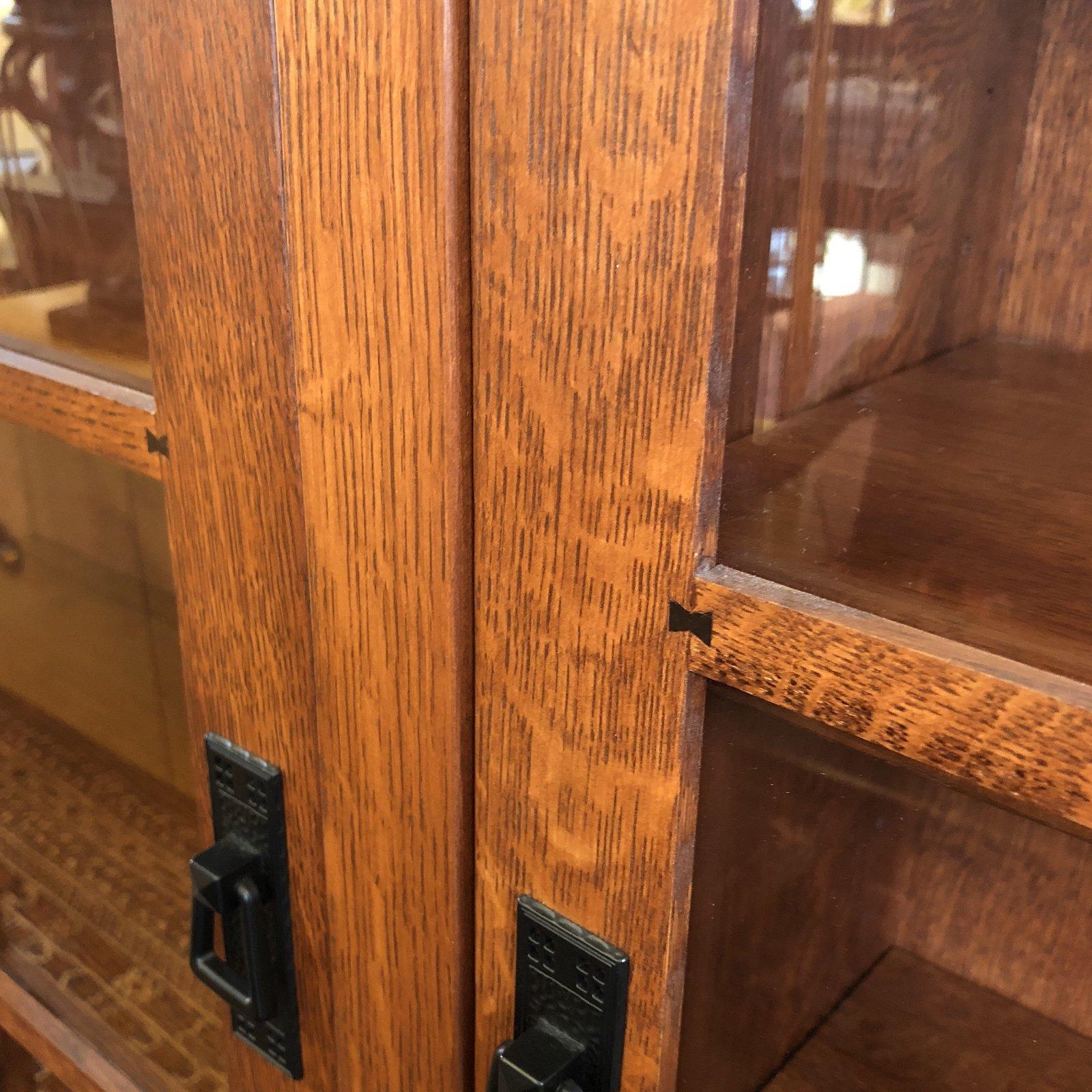 Honeybee Furniture Oak Double Door Cabinet For Sale 2