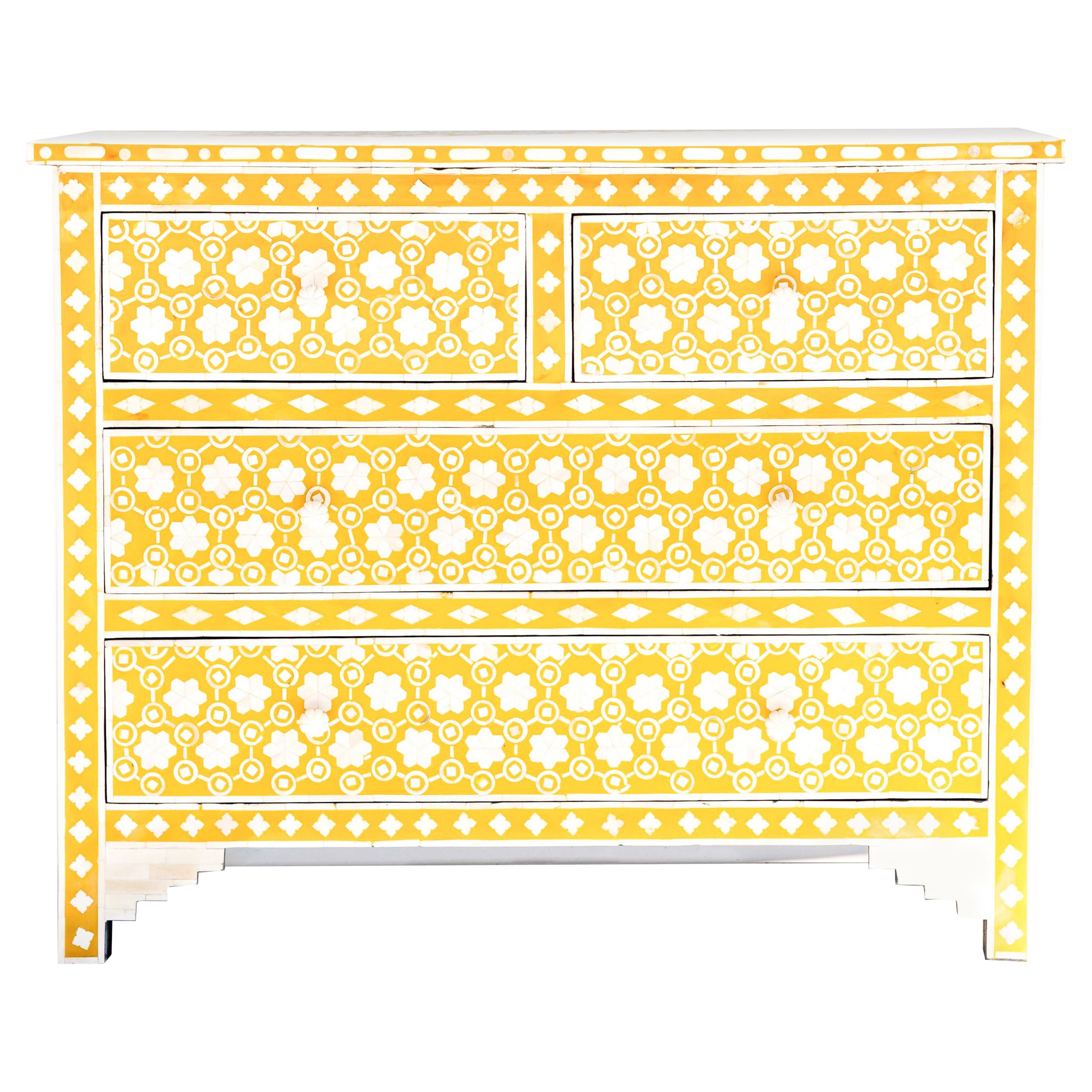 Commodes à quatre tiroirs en nid d'abeille Anglo Indian Yellow en vente