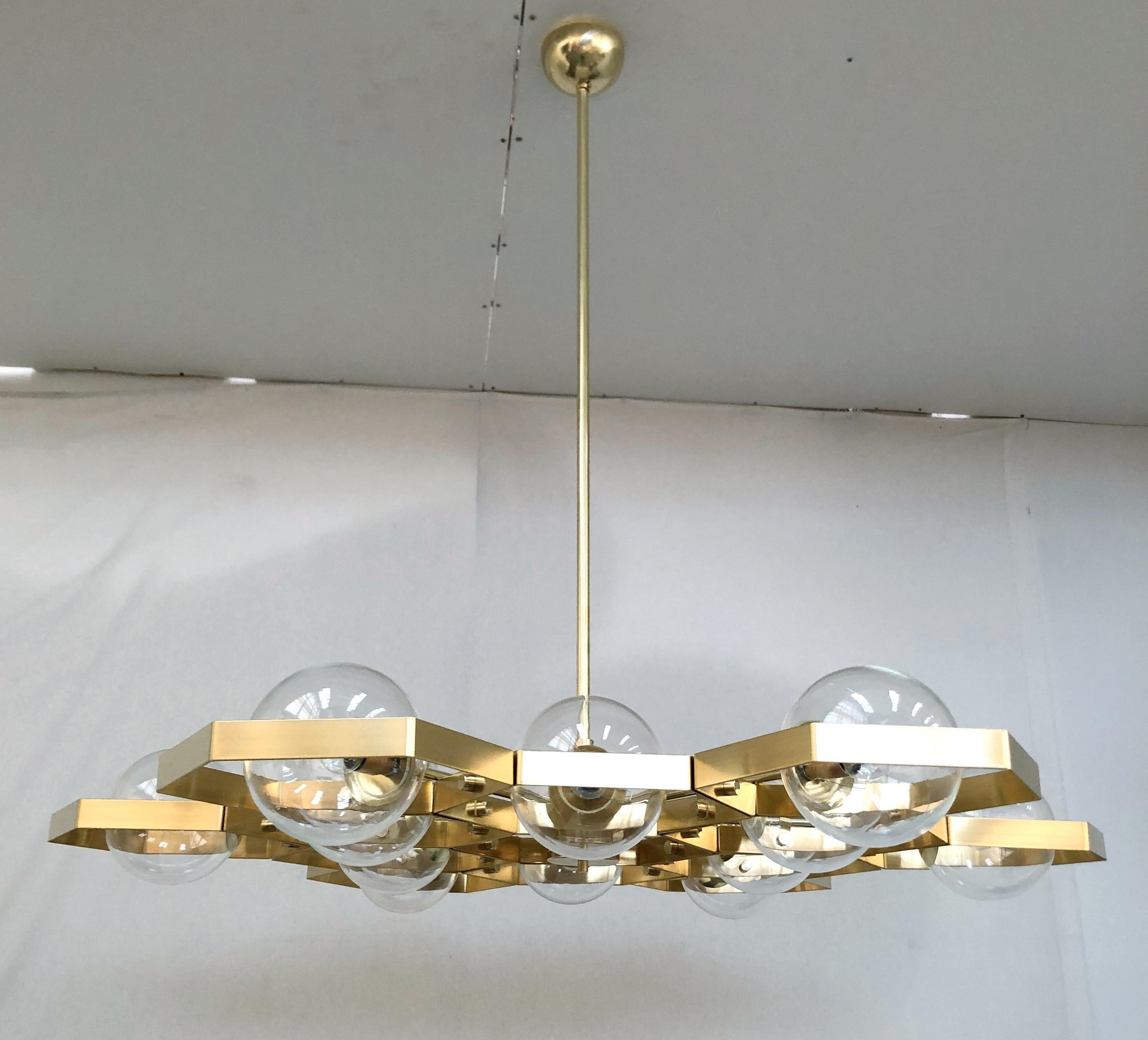 Italiano Lampadario a nido d'ape di Fabio Ltd in vendita