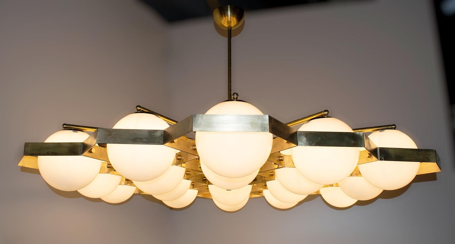 Lampadario a nido d'ape di Fabio Ltd In condizioni Nuovo in vendita a Los Angeles, CA