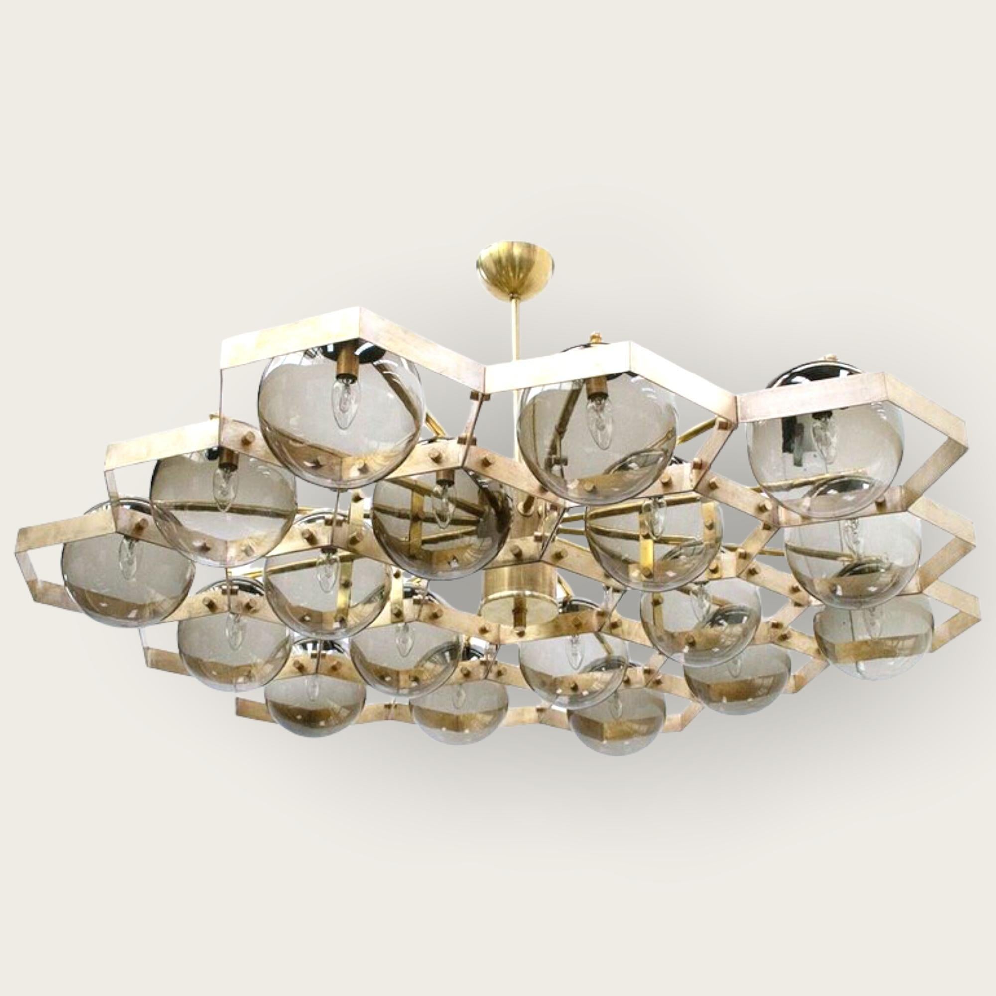 Lustre en nid d'abeille de Fabio Ltd en vente 2