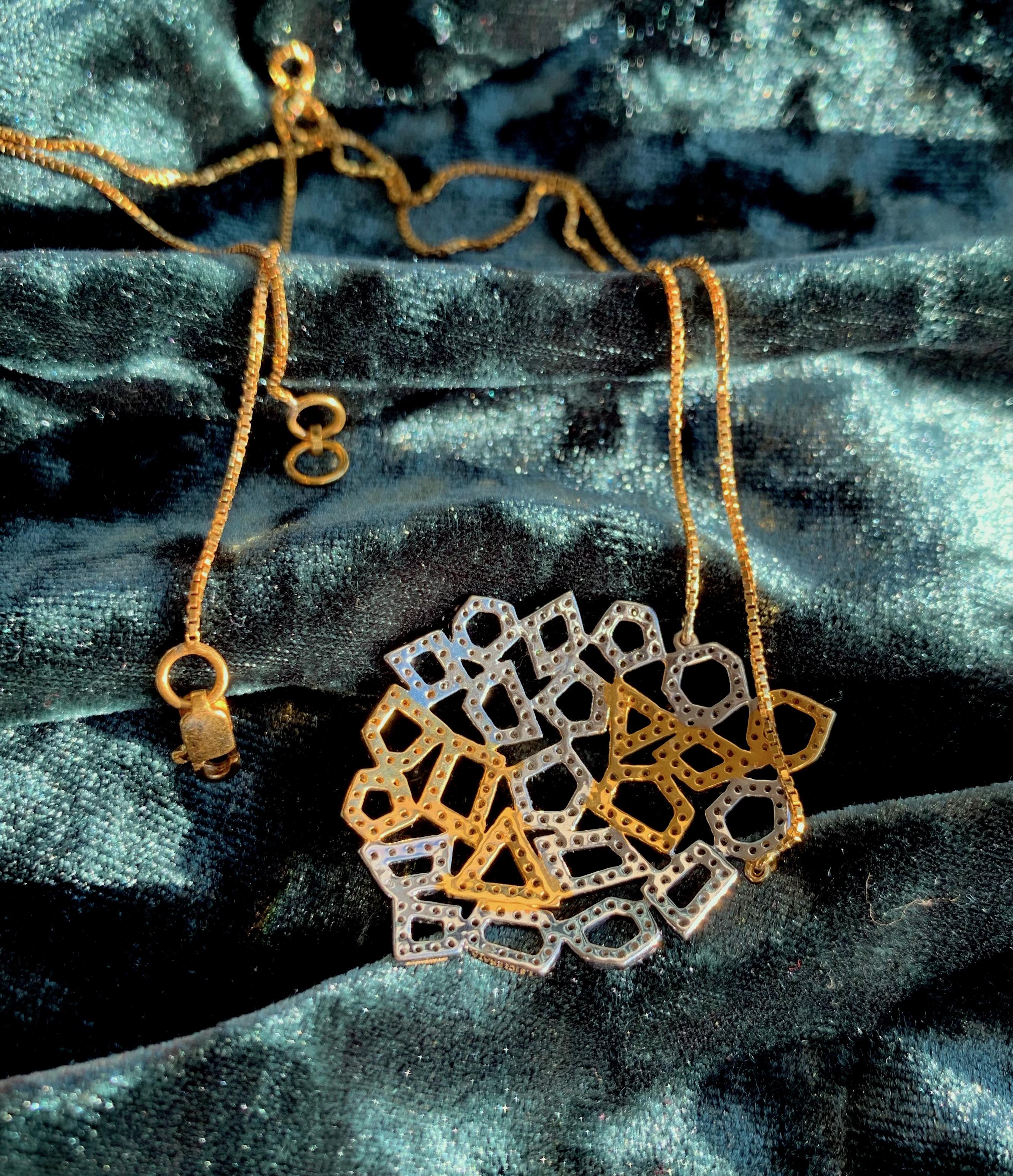 Women's Honeycomb Diamond Necklace in 18 Karat Yellow Gold For Sale