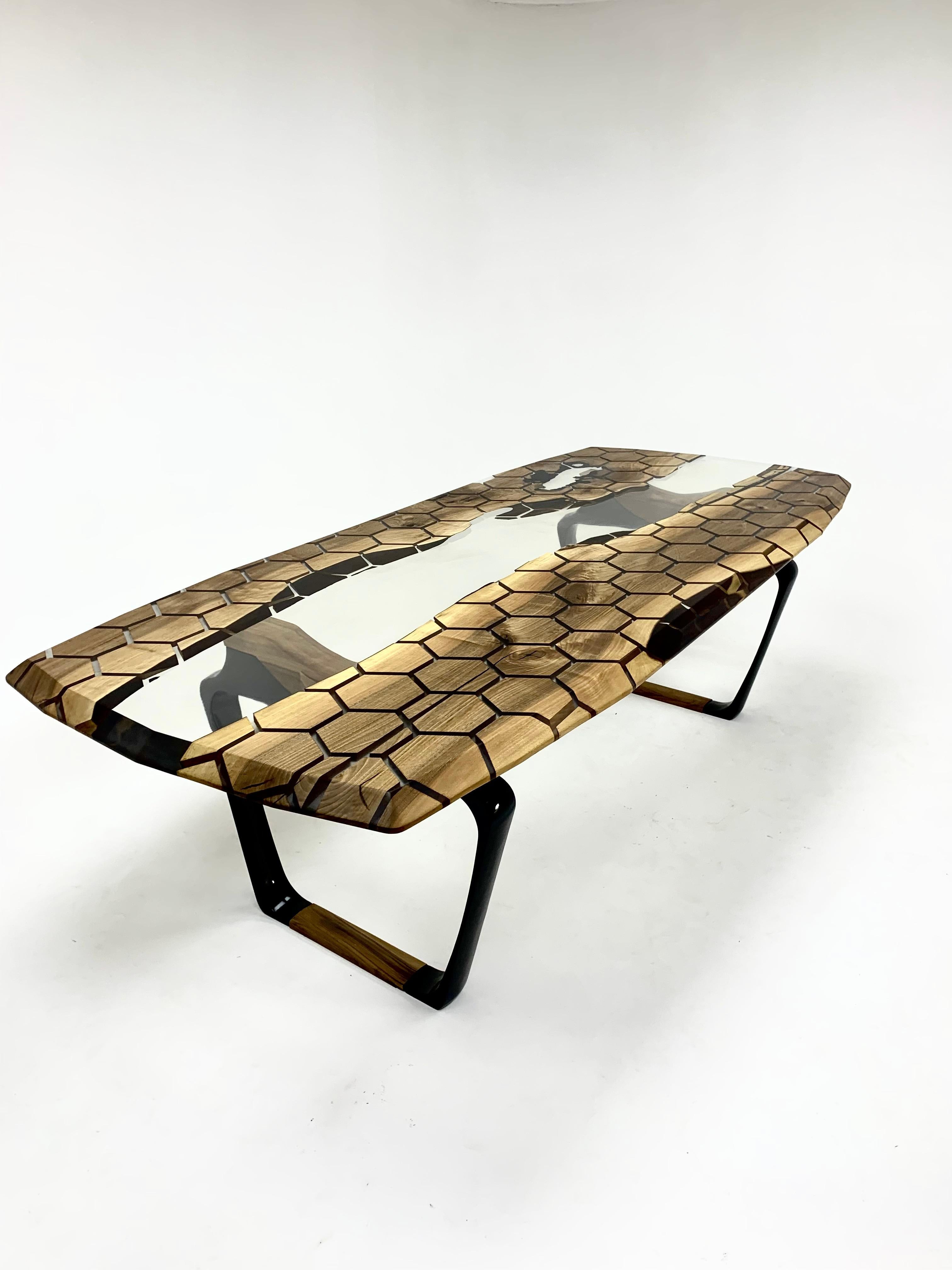Honeycomb Model Clear Walnut Epoxy Resin River Table  In New Condition For Sale In İnegöl, TR
