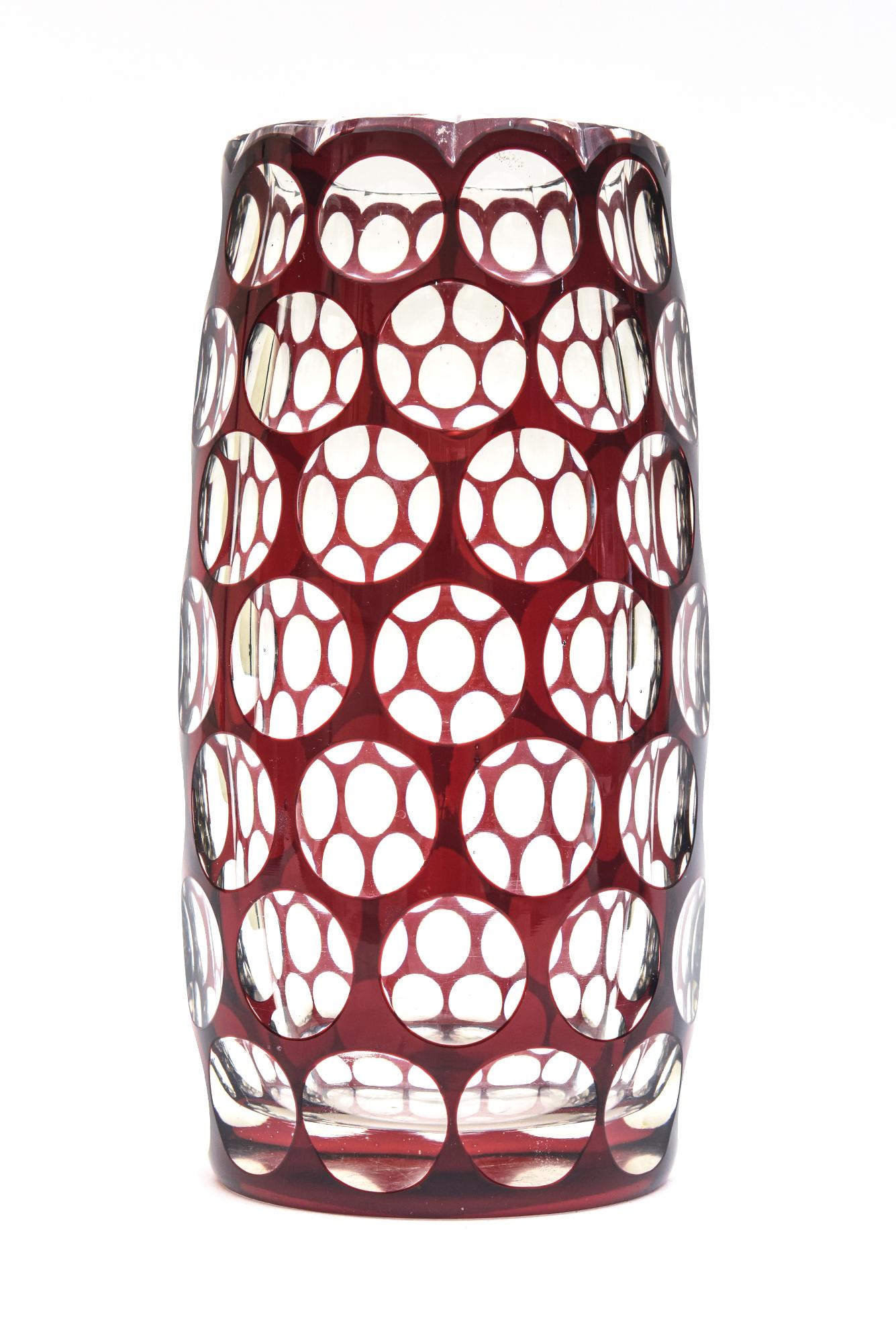 Honeycomb Optic Vintage Burgundy Red and Clear Czech Glass Vase In Good Condition For Sale In North Miami, FL