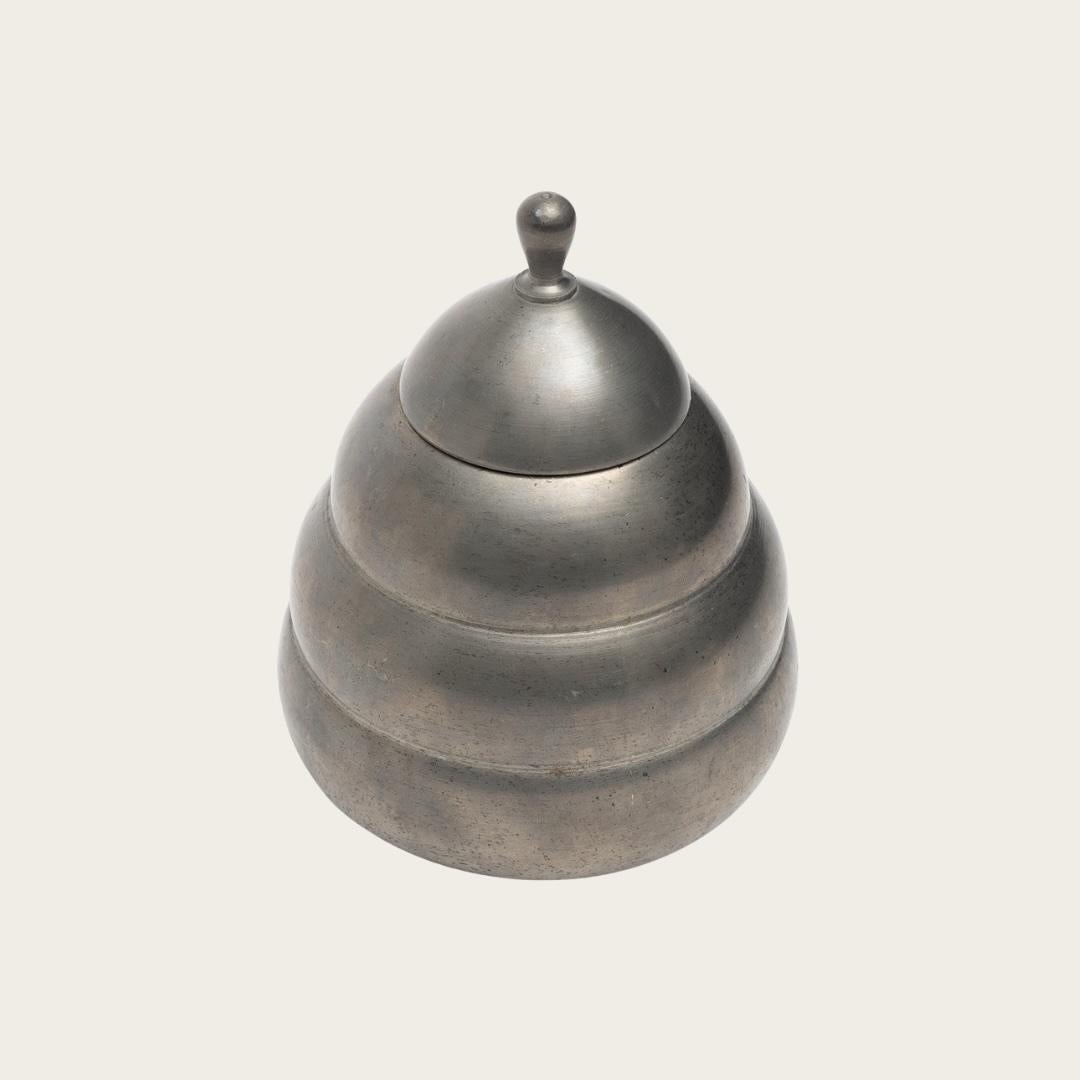 Suédois Honeycomb Shaped Lidded Pewter Box by Thorild Knutson en vente
