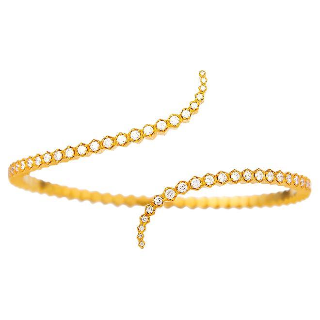 Honeycomb Tapered End Flexible 22K Gold Cuff Bracelet For Sale