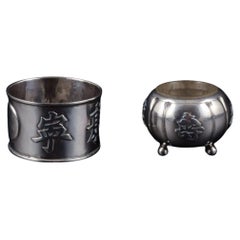 Antique Hong Kong silver, napkin ring and salt shaker in silver. Approx. 1920/30s.
