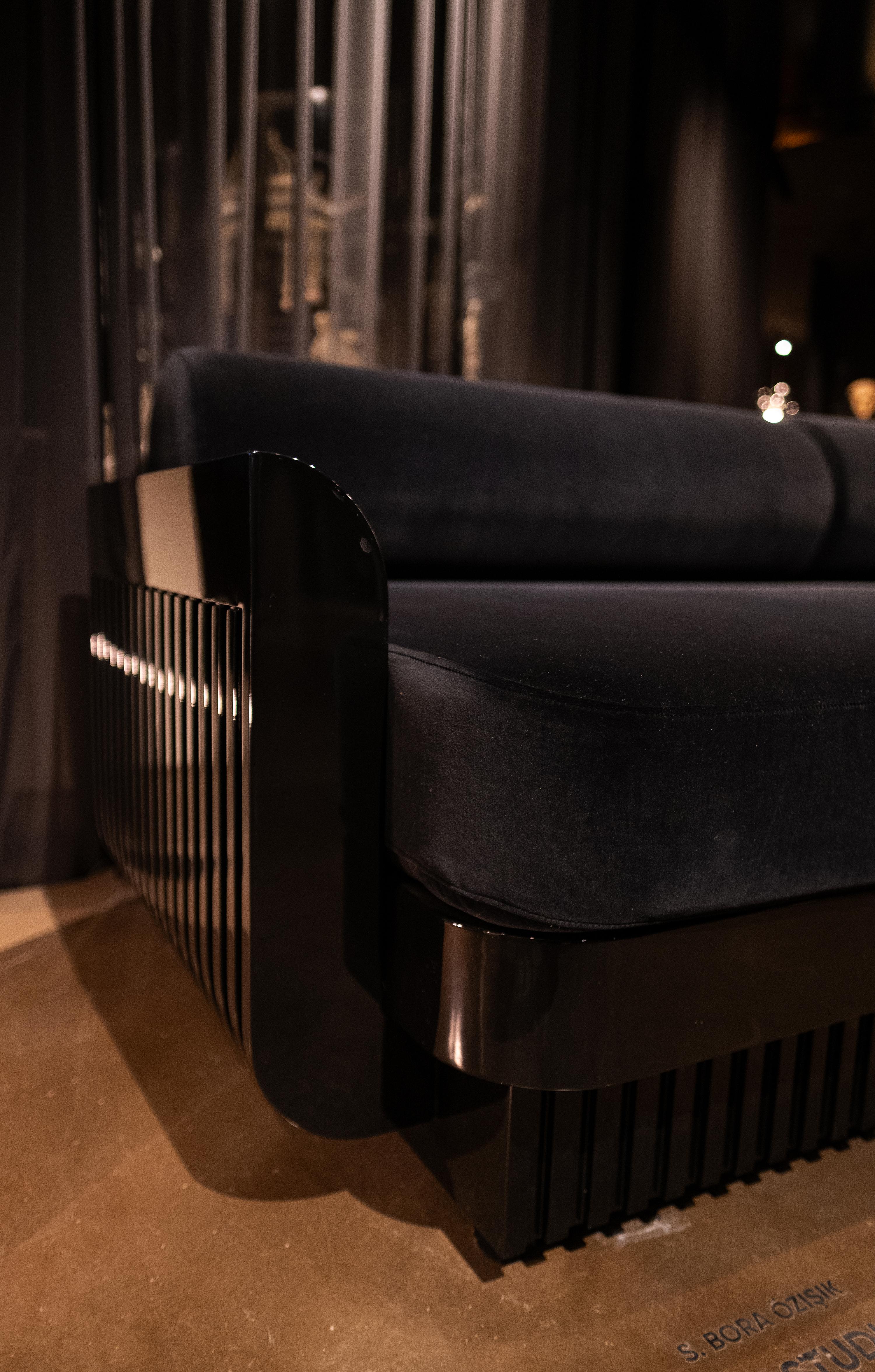 Turkish Hong Kong Sofa, Geometric Forms Blended with Simplicity of Far Eastern Style For Sale