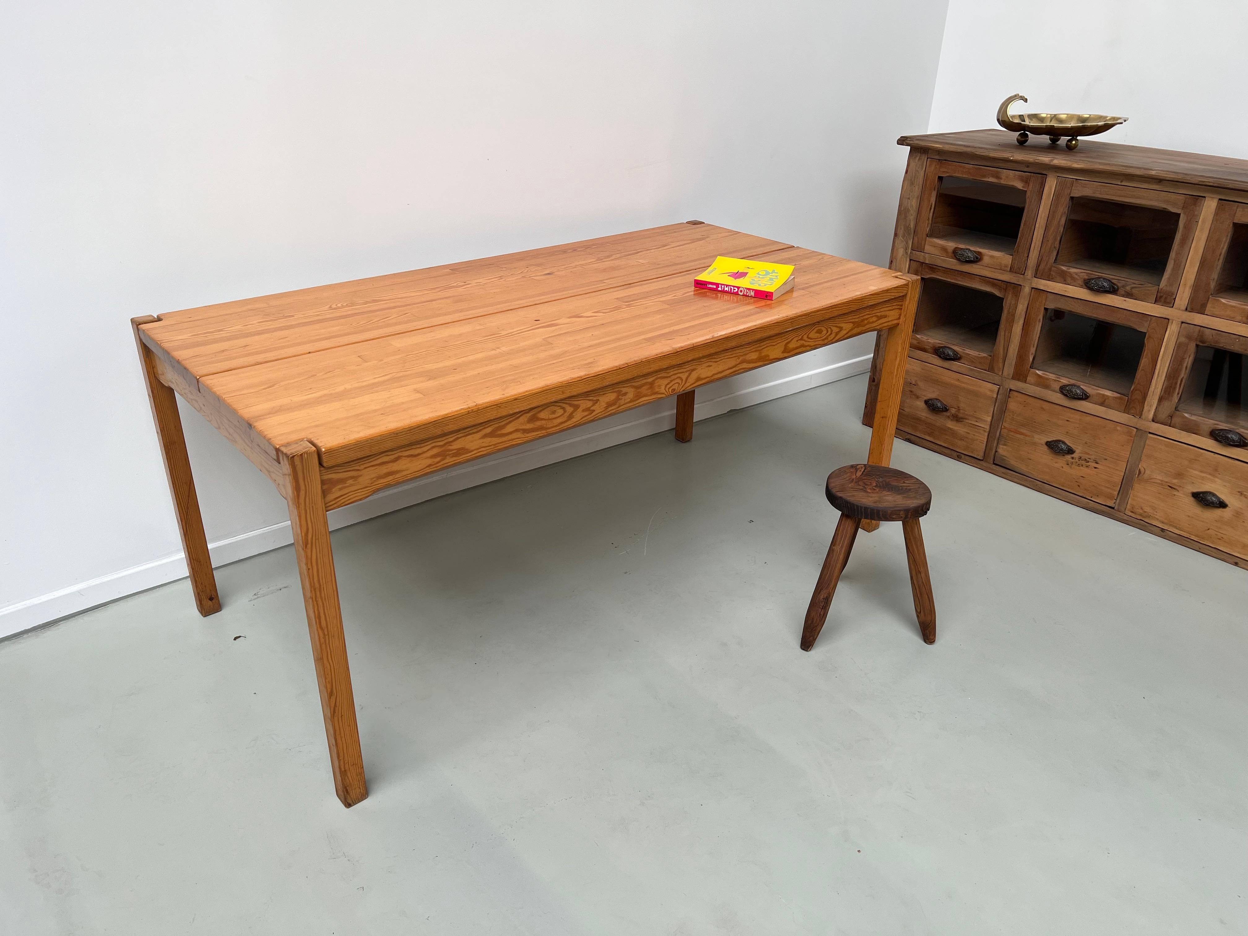 Hongisto Dining Table by Ilmari Tapiovaara for Laukaan Puu In Good Condition For Sale In LYON, FR