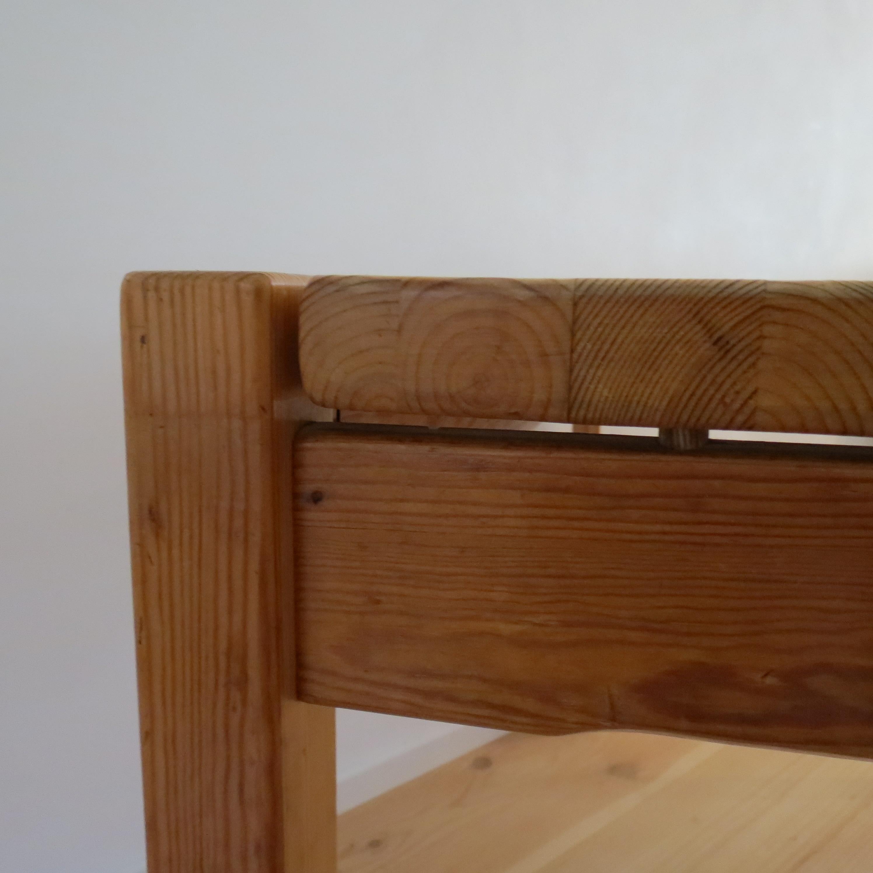 Mesa de comedor de pino 