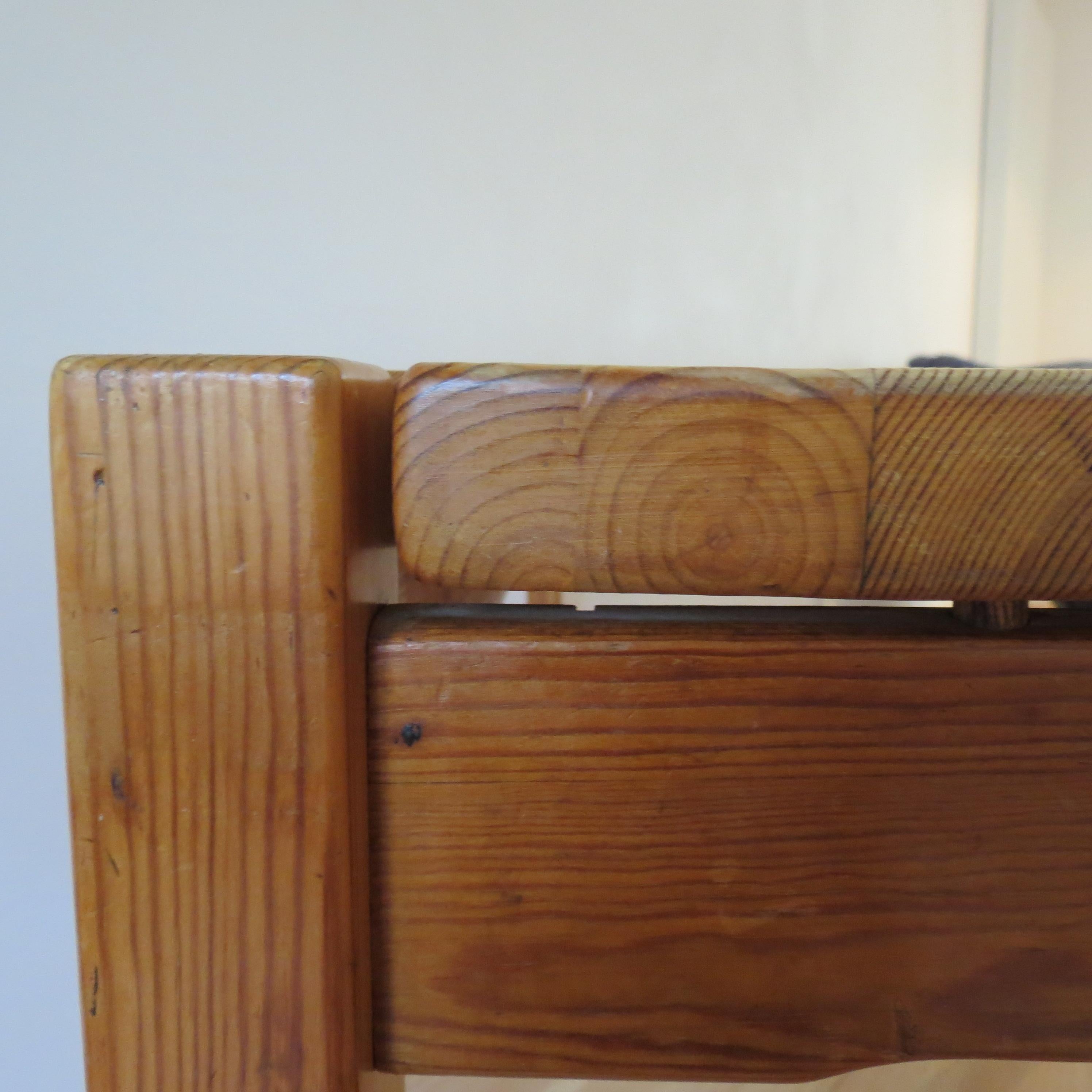 Mesa de comedor de pino 