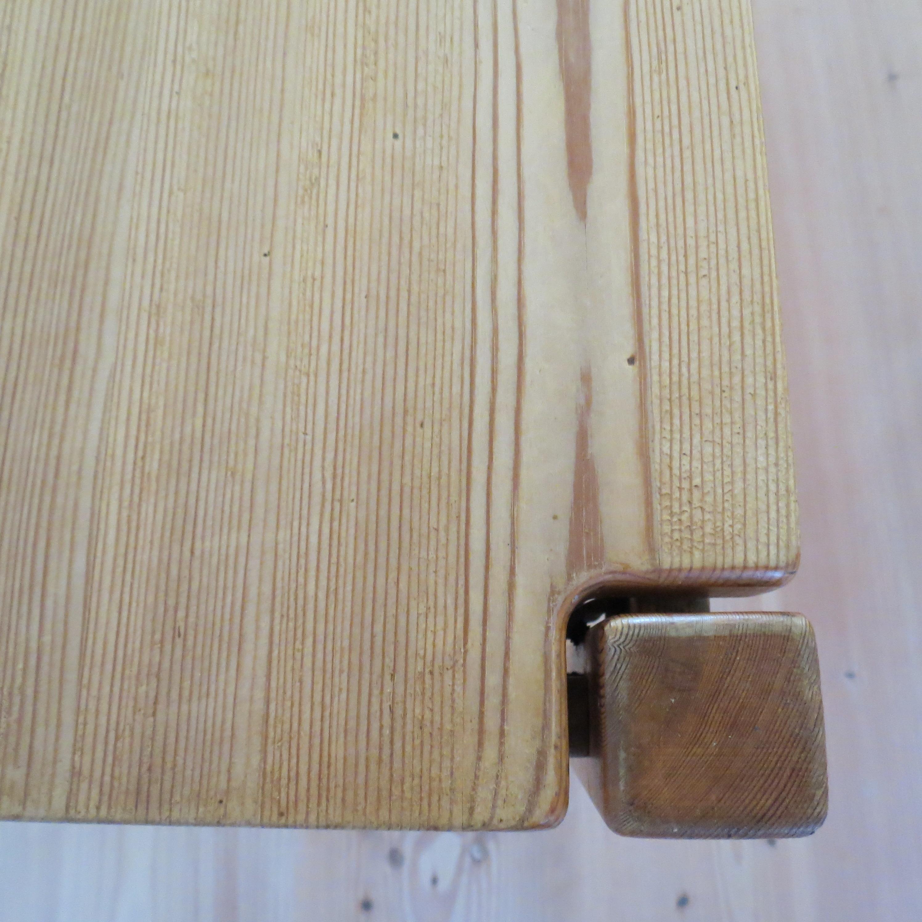 Mesa de comedor de pino 