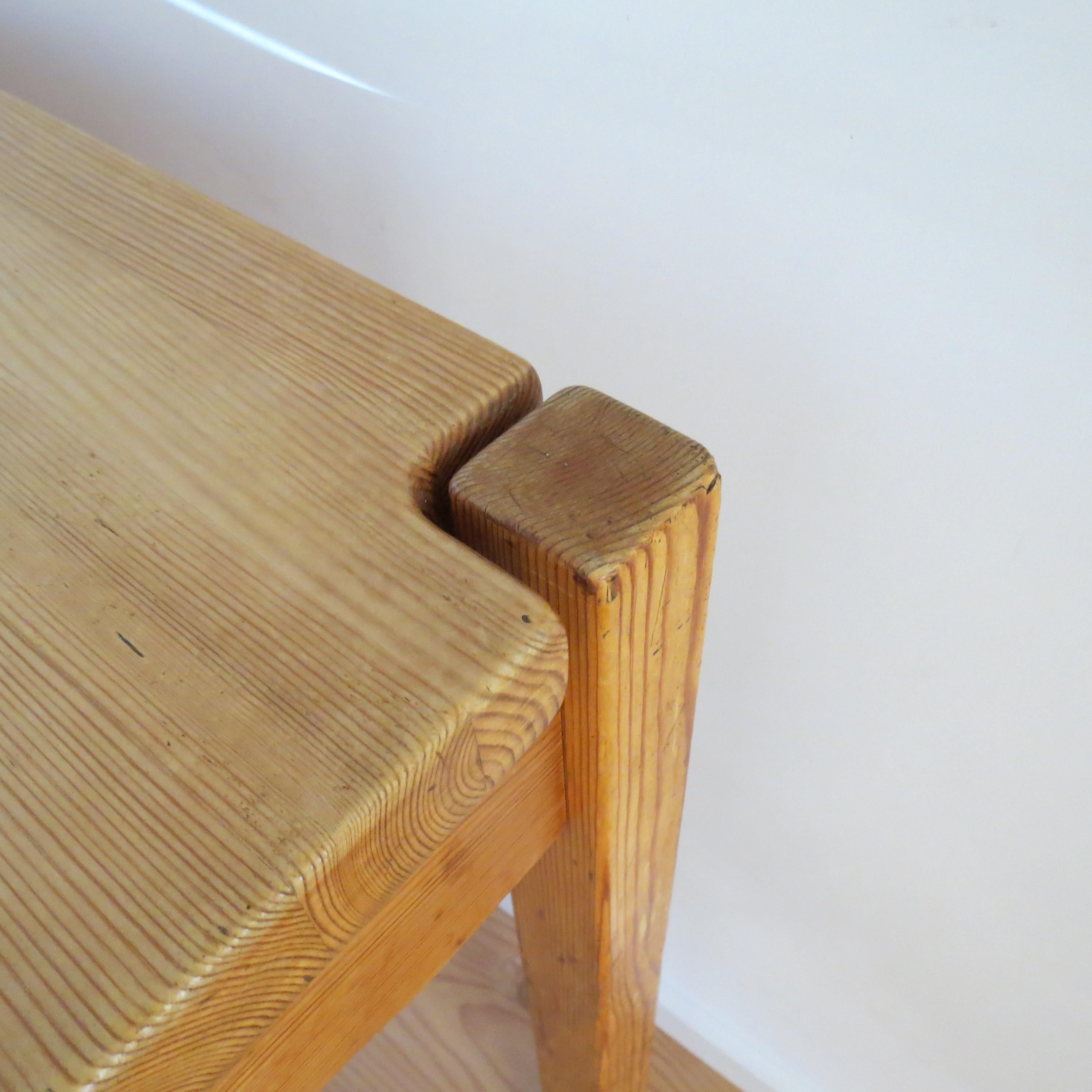 Mesa de comedor de pino 