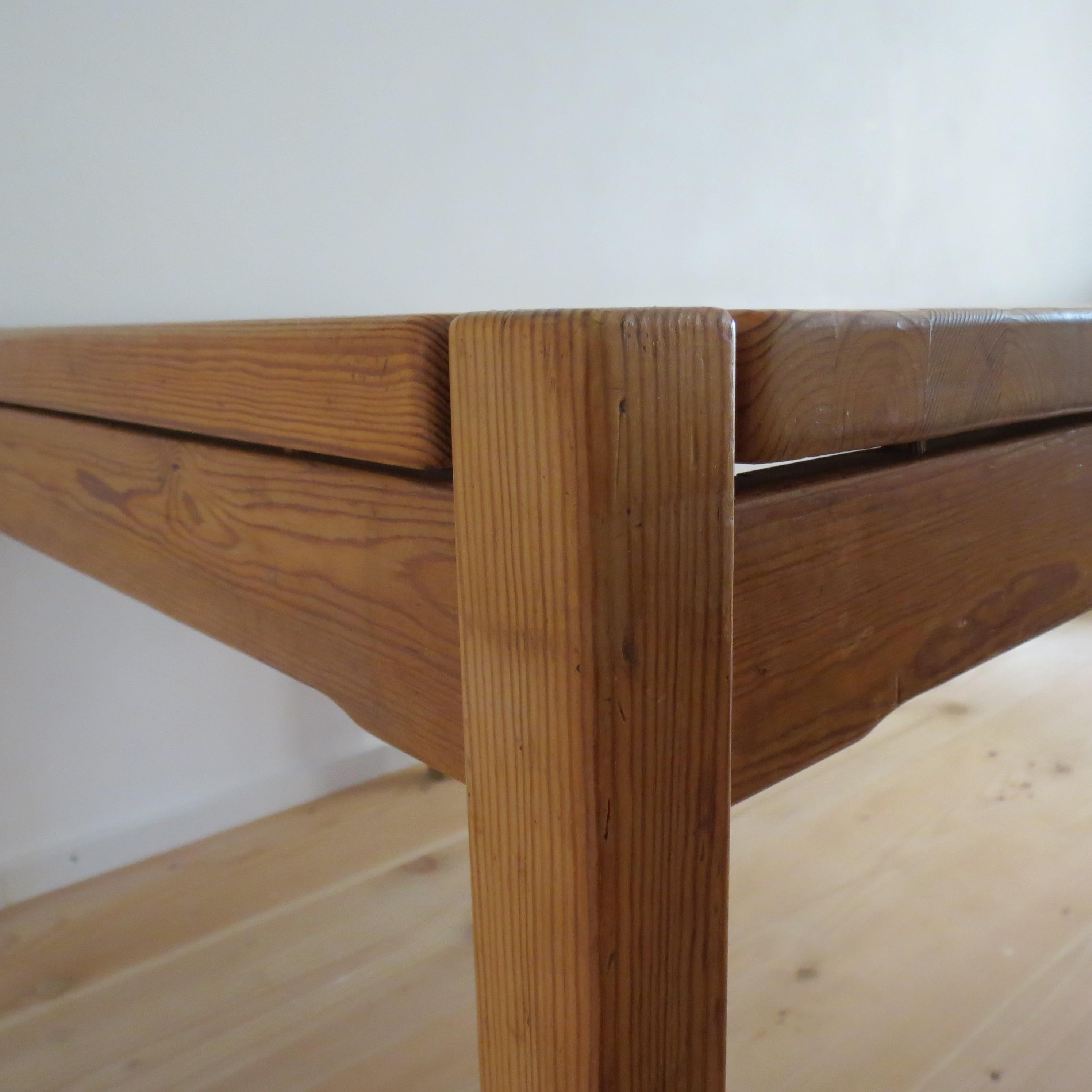 Mesa de comedor de pino 