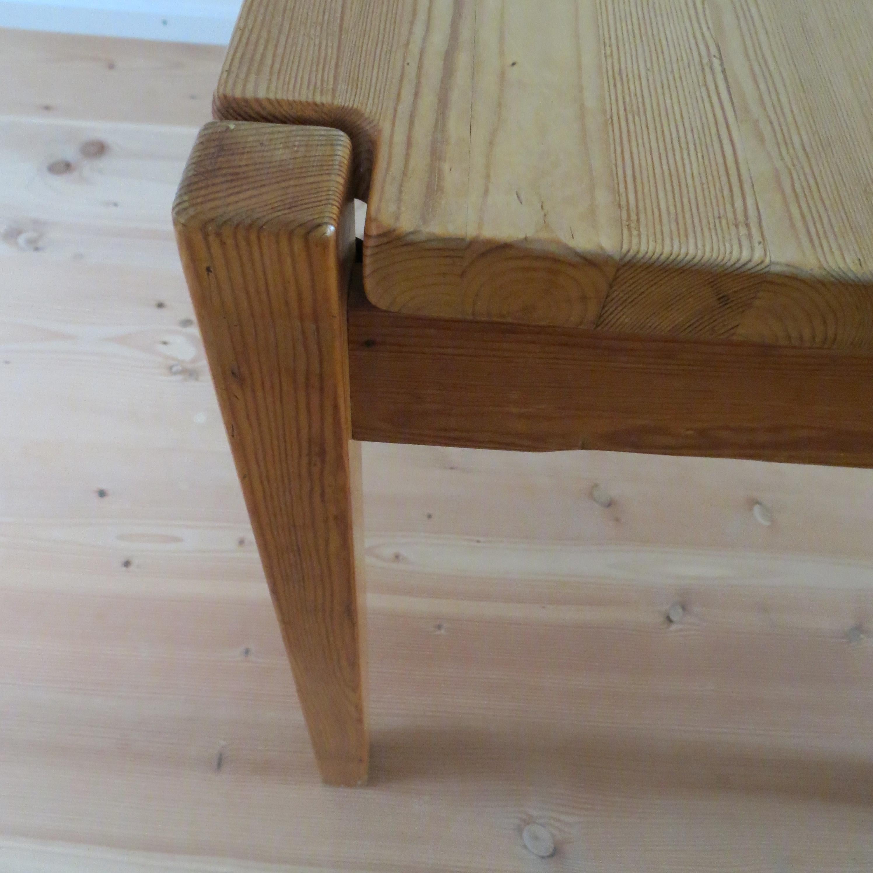 Mesa de comedor de pino 