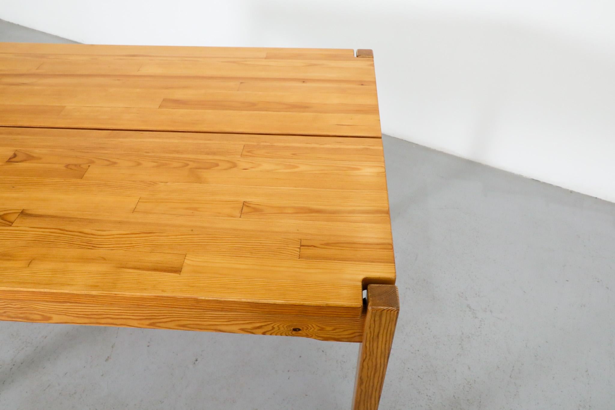 Mesa de comedor de pino 