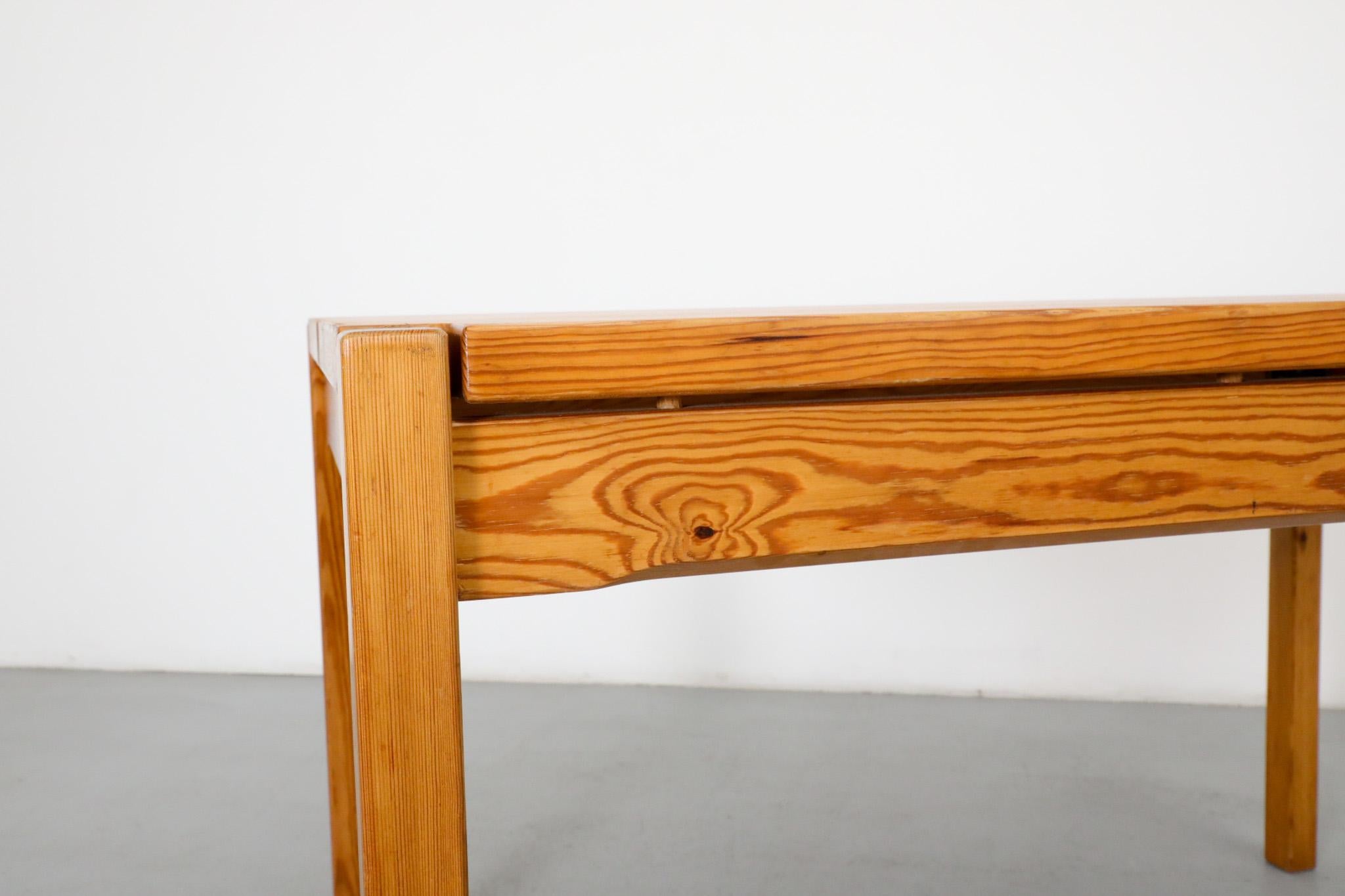 Mesa de comedor de pino 