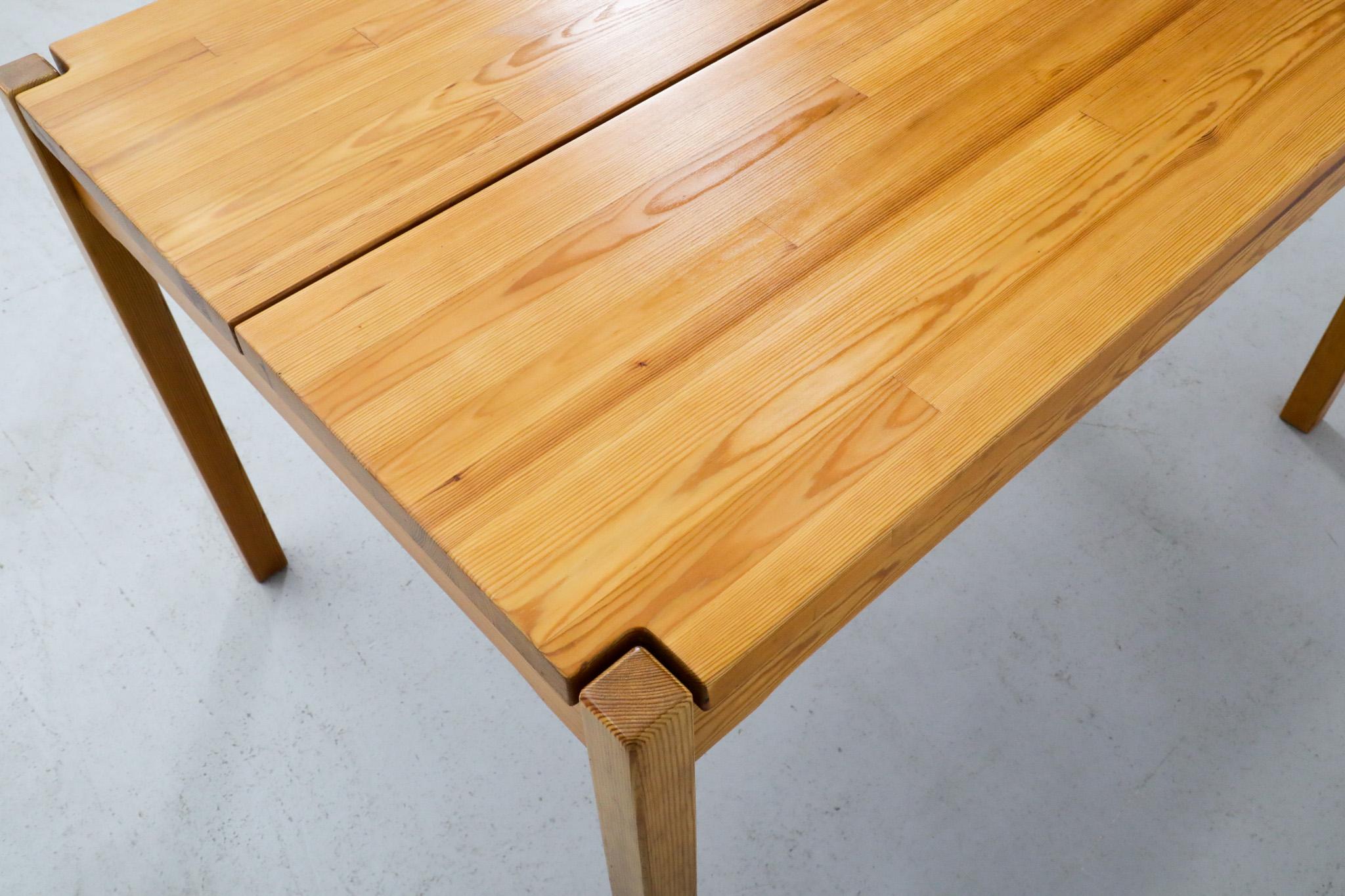 Mesa de comedor de pino 
