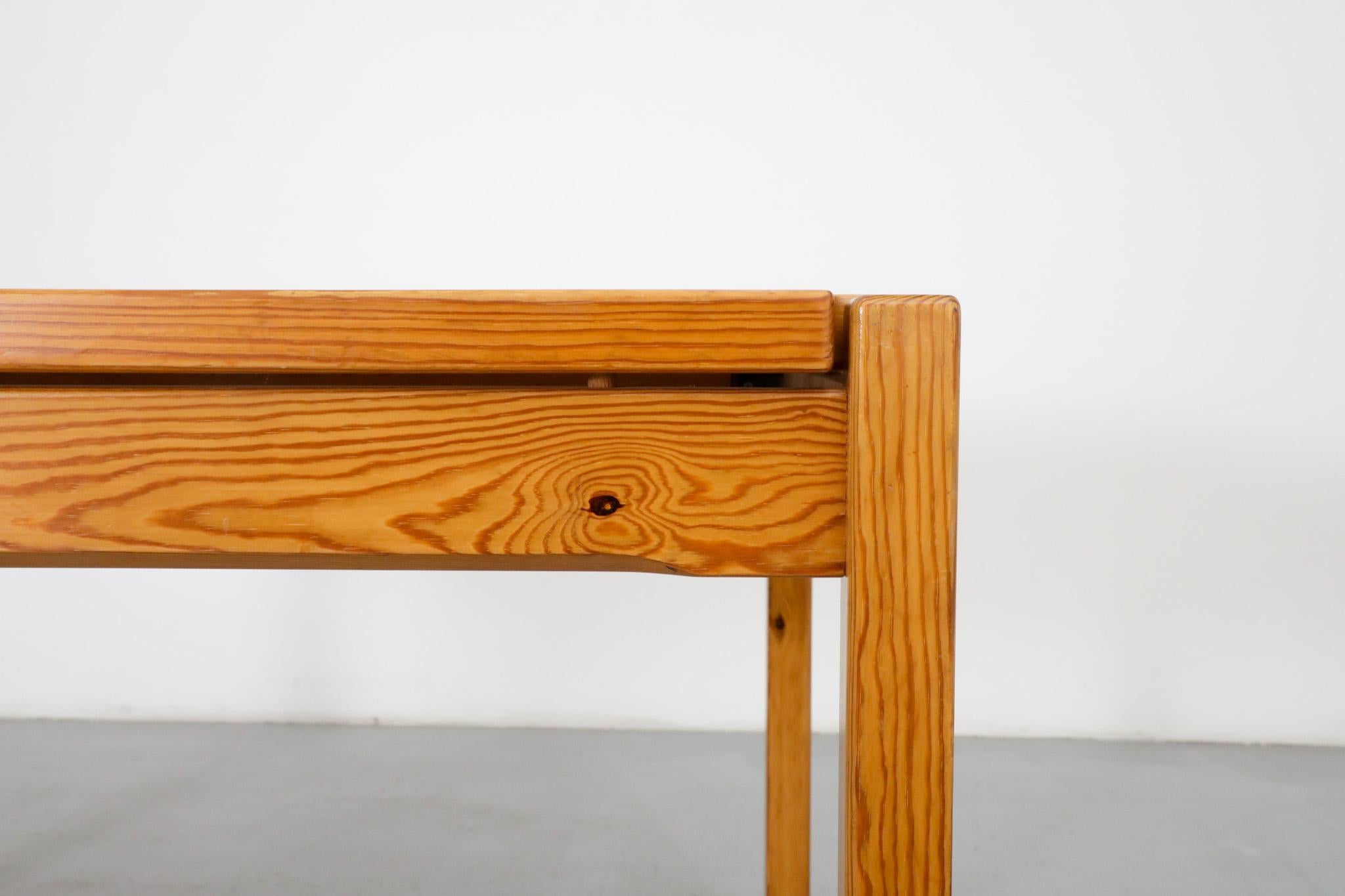 Mesa de comedor de pino 