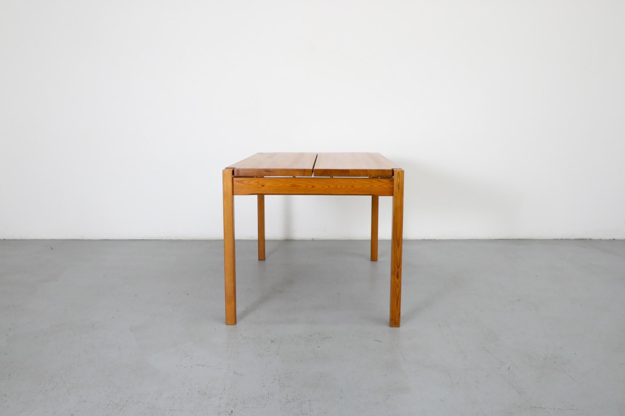Mesa de comedor de pino 