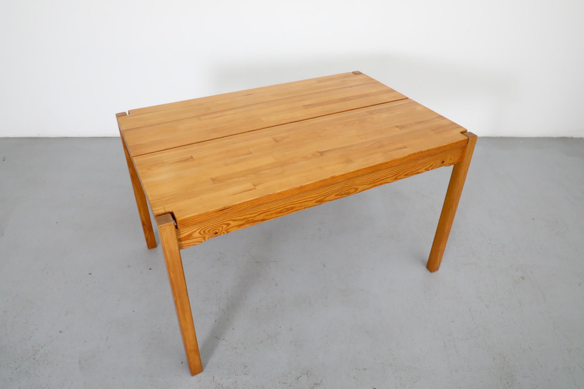 Mesa de comedor de pino 