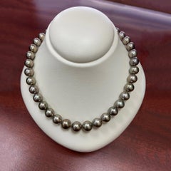 Honora 18 Karat White Gold Pistachio Colored Tahitian Pearl Necklace Strand