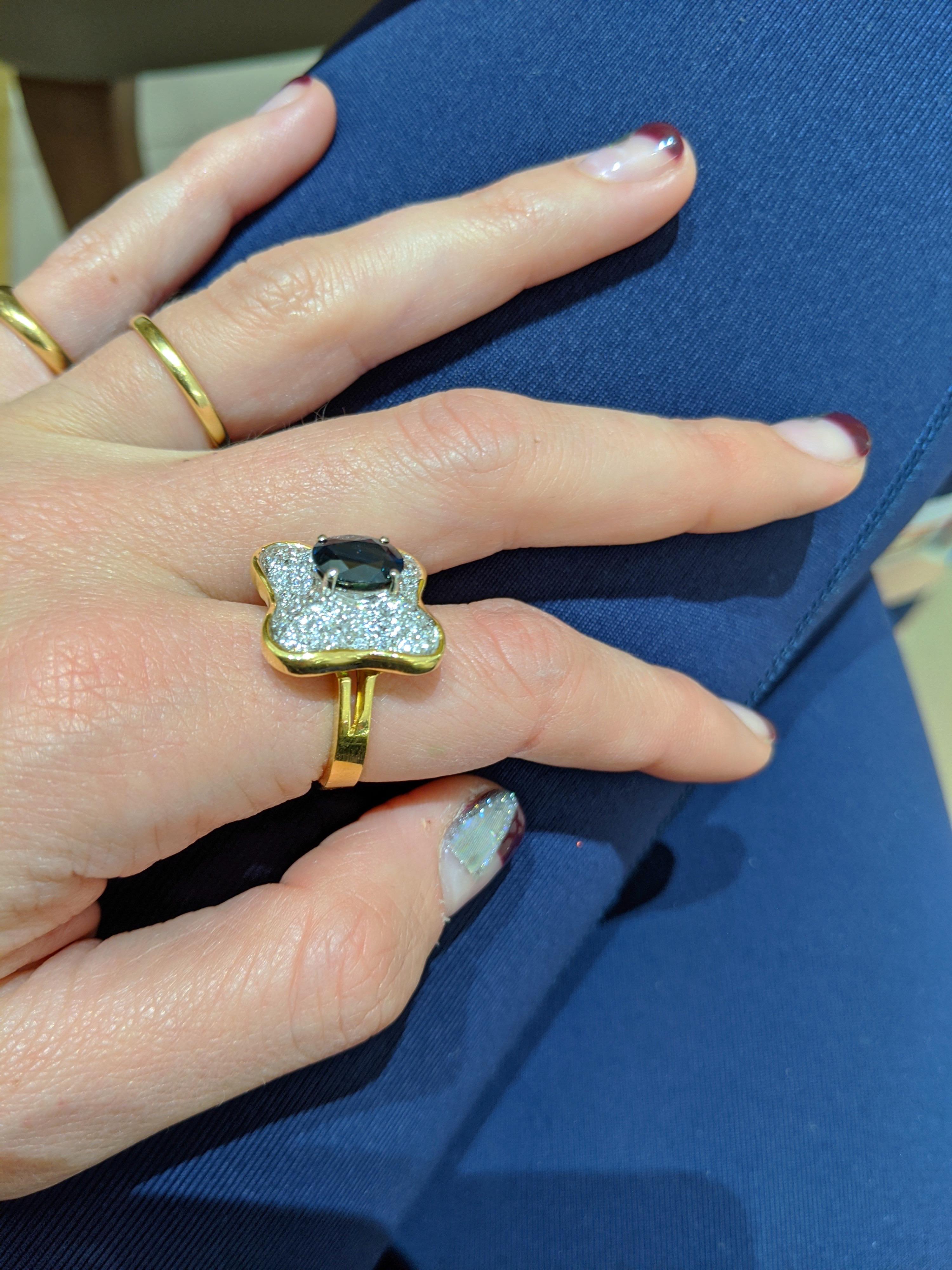 Honora 18kt Gold und 1,02 Karat, Diamantring mit 2,27 Karat, ovaler blauer Saphir in der Mitte im Zustand „Neu“ im Angebot in New York, NY