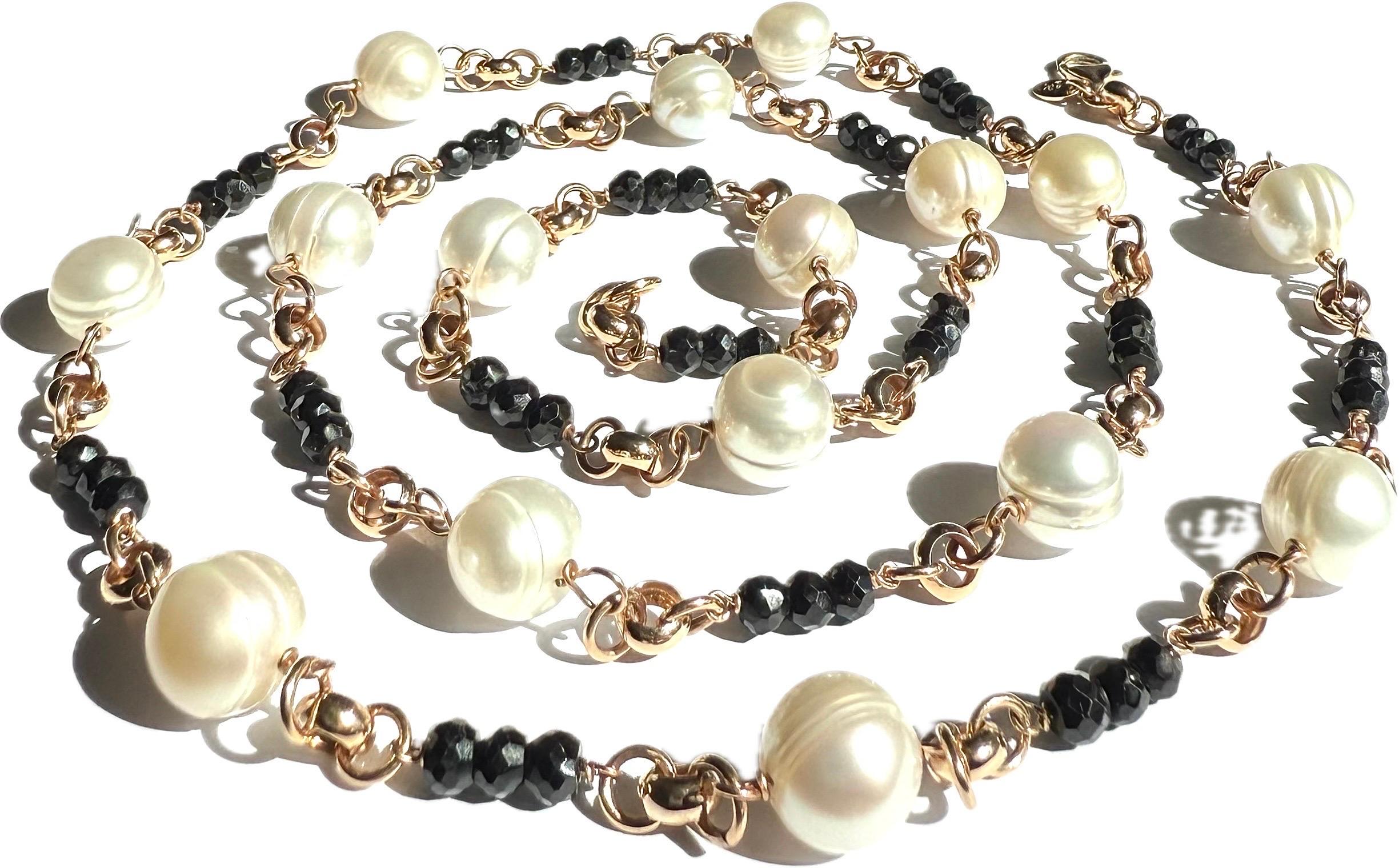 Honora Bronze-Station-Halskette, mit weißen 10-mm-Zuchtperlen, 90 cm im Zustand „Hervorragend“ im Angebot in Kings Langley, GB