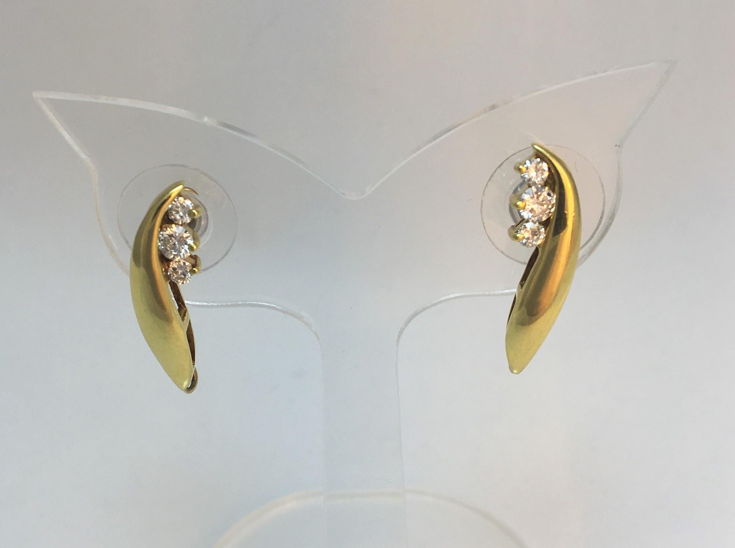 Honora Jewelry Co. Inc.  Designer
circa 1990’s
Diamond & Pearl Drop Earrings
18K Yellow Gold 