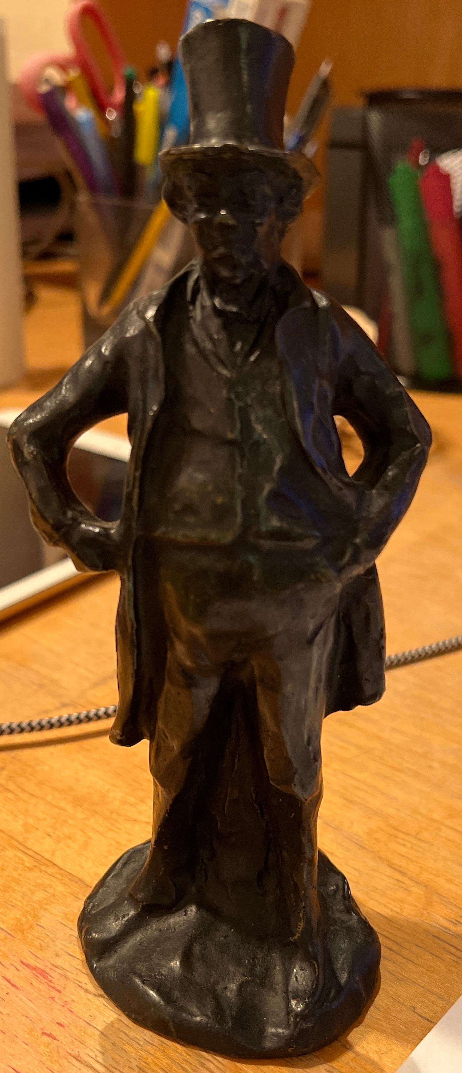 Le Bourgeois qui flâne - Sculpture by Honoré Daumier