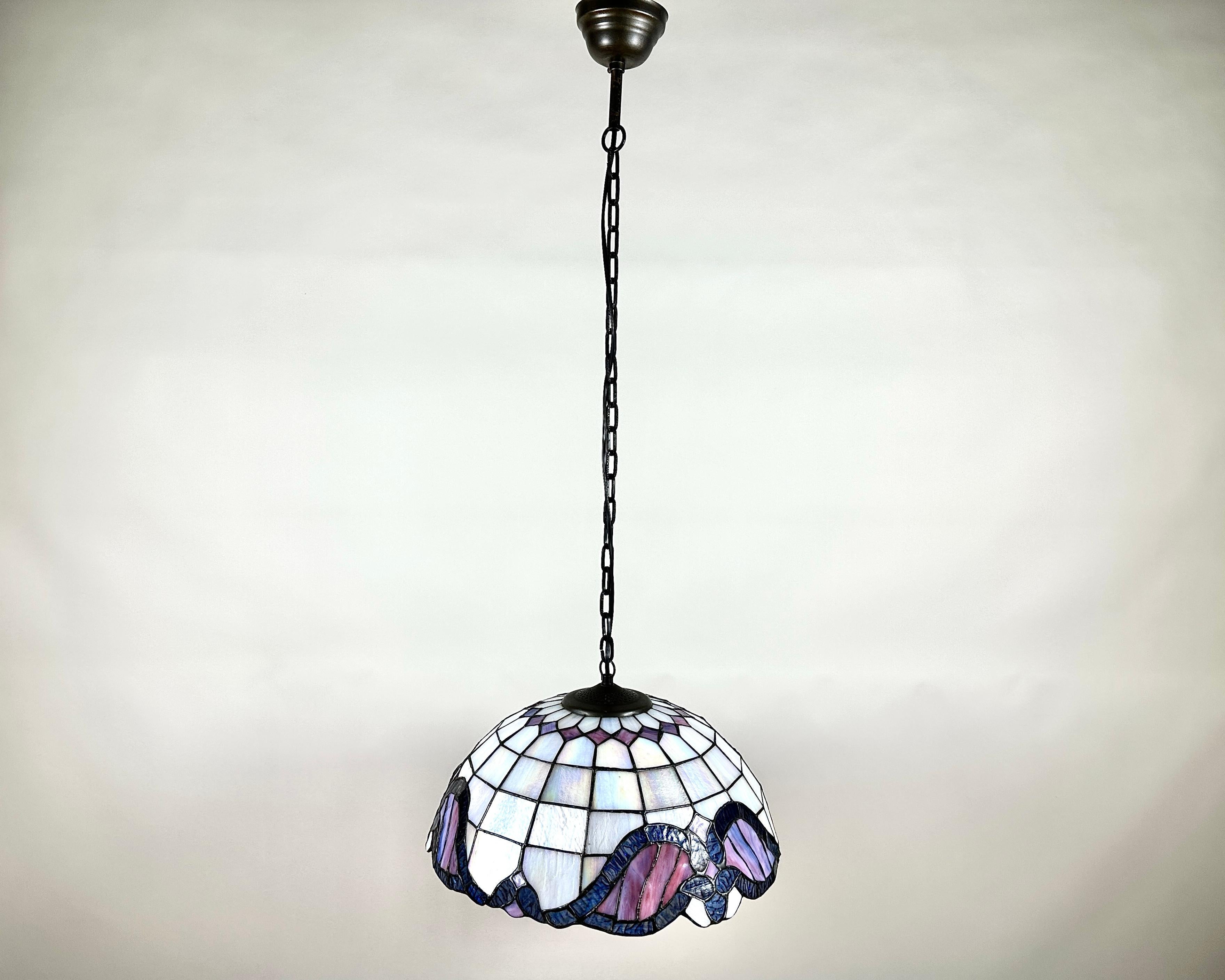 Lámpara de araña estilo Tiffany de Honsel - Lámpara de vidrieras artesanal alemana, 1970 Alemán en venta