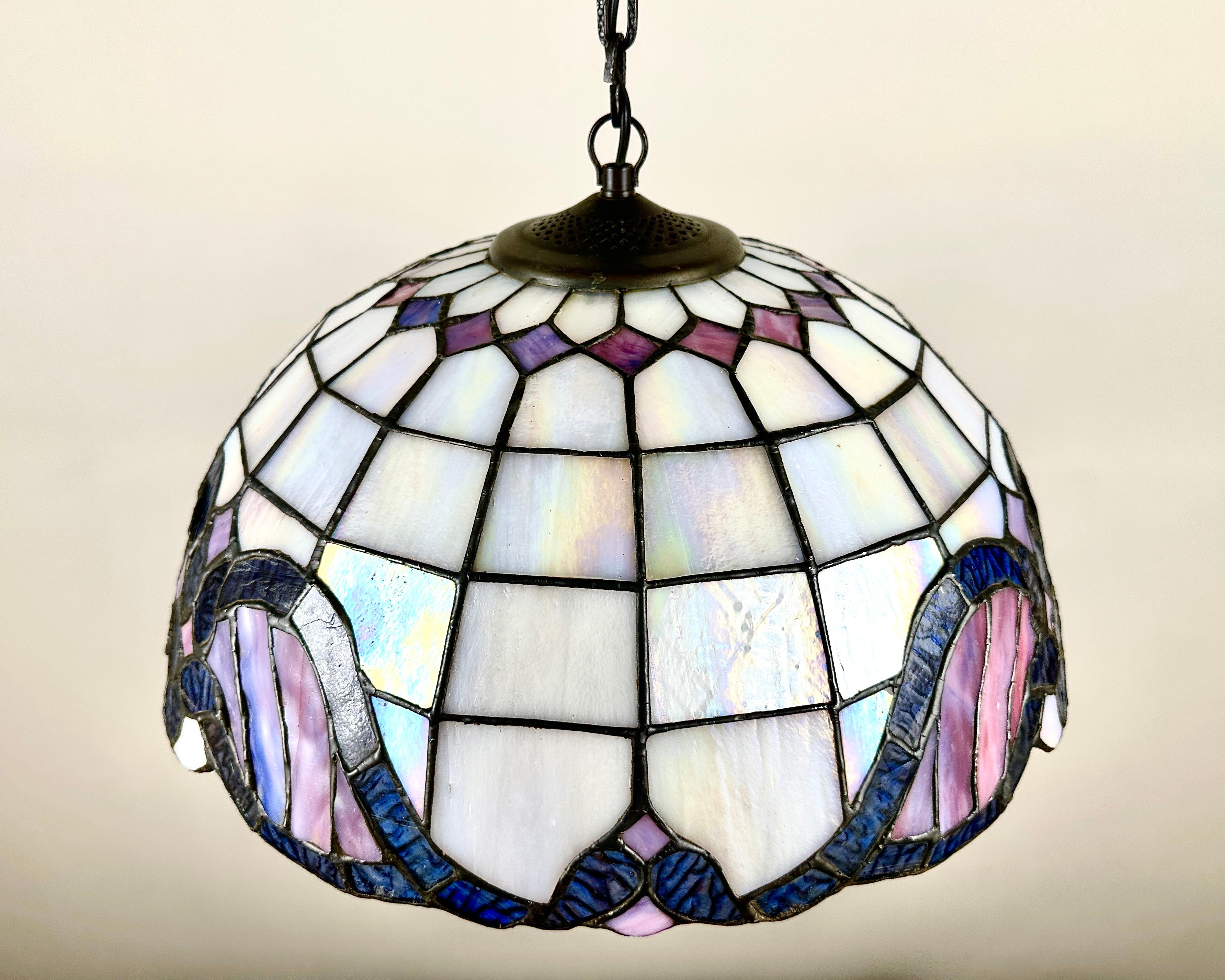 Lámpara de araña estilo Tiffany de Honsel - Lámpara de vidrieras artesanal alemana, 1970 en Excelente estado para la venta en Bastogne, BE