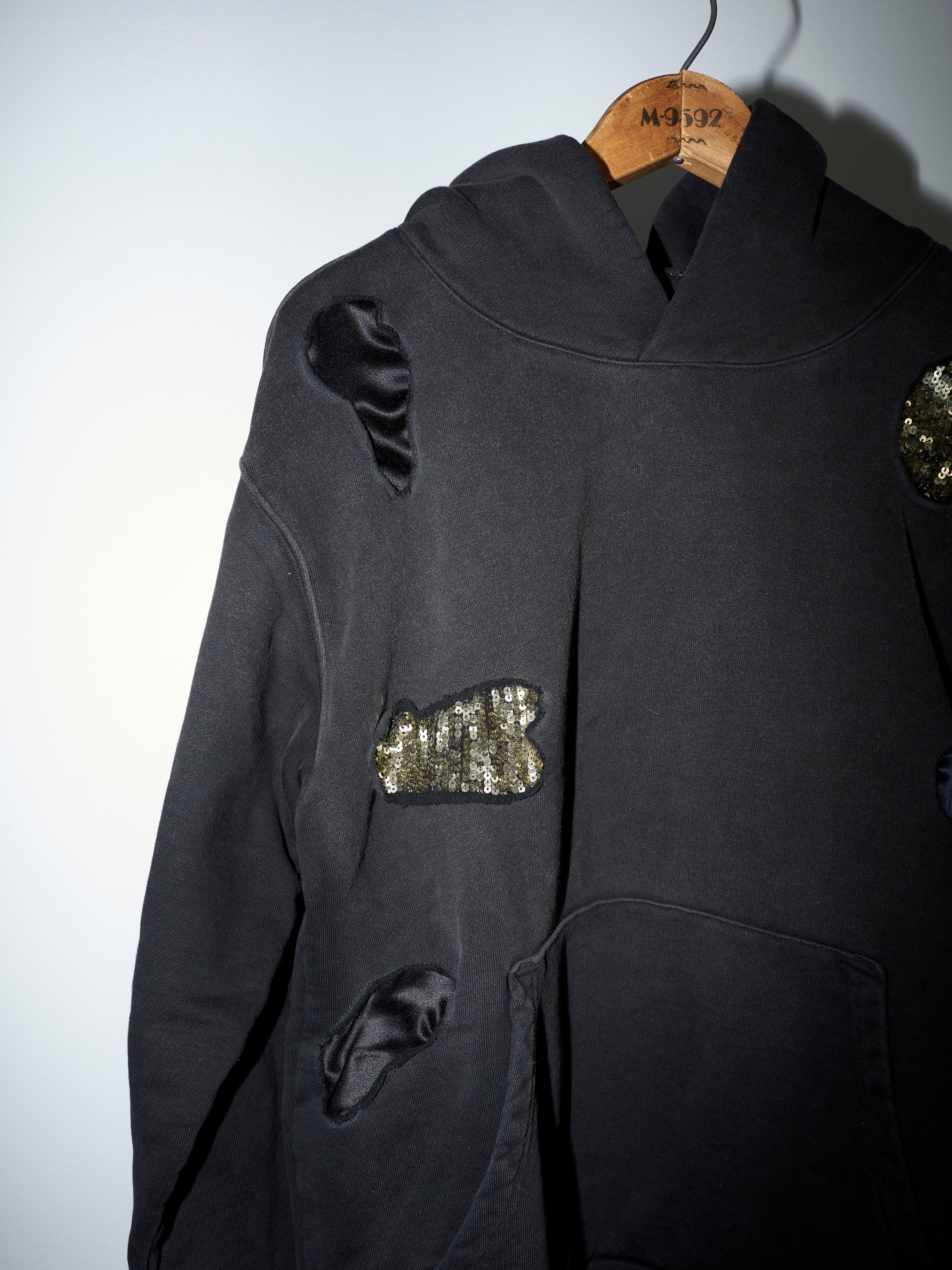 Brand: J Dauphin
Embellished  Patch Work Hoodie Organic Cotton Black Blue Gold Sequin Silk


SPRING SUMMER 2022

Available in Size Small / Medium / Large


The tees express a hybrid of easy-luxe and bourgeoisie jet-set look. Effortless and