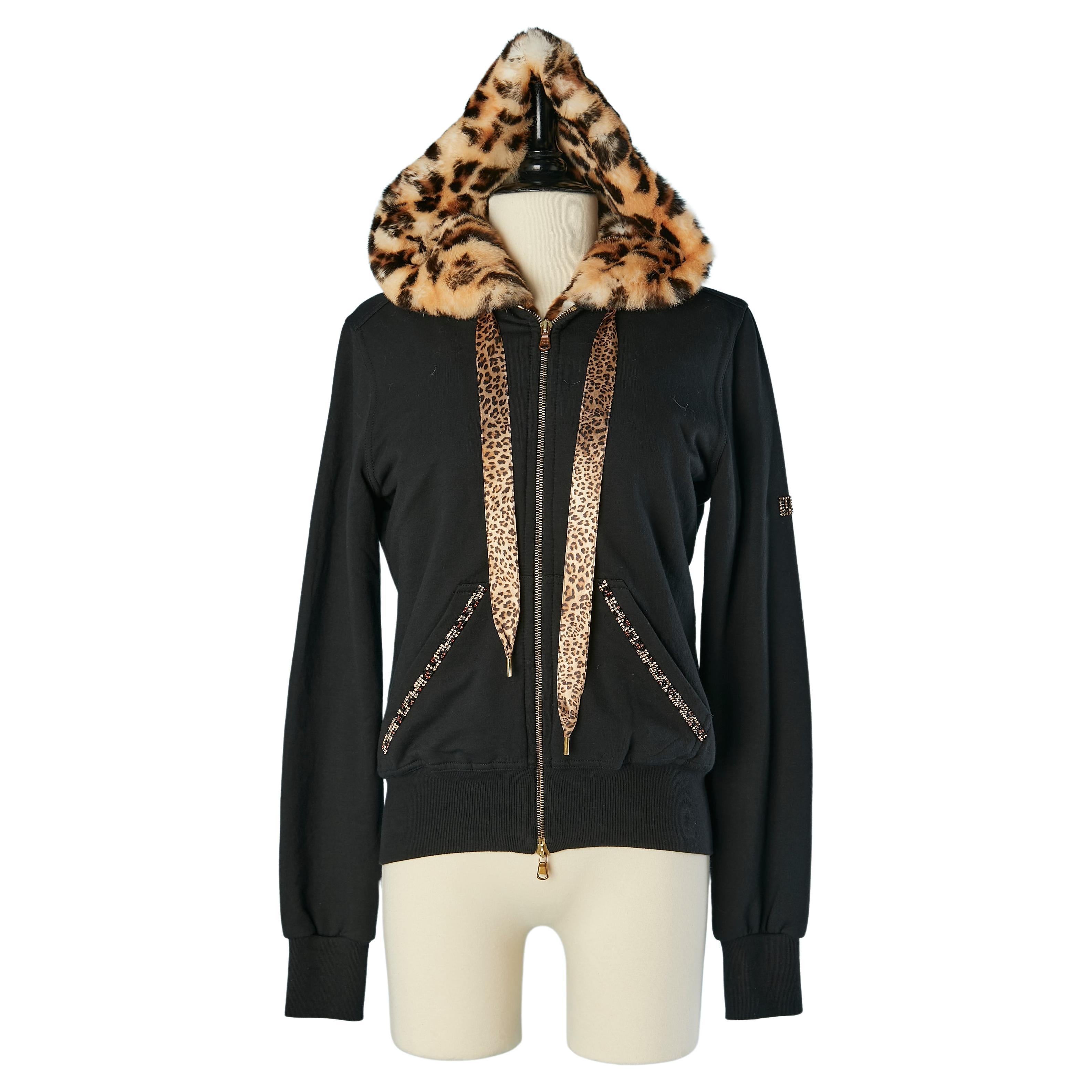 Sudadera con capucha de algodón negro con forro de pelo estampado en el interior de la capucha VDP Club en venta
