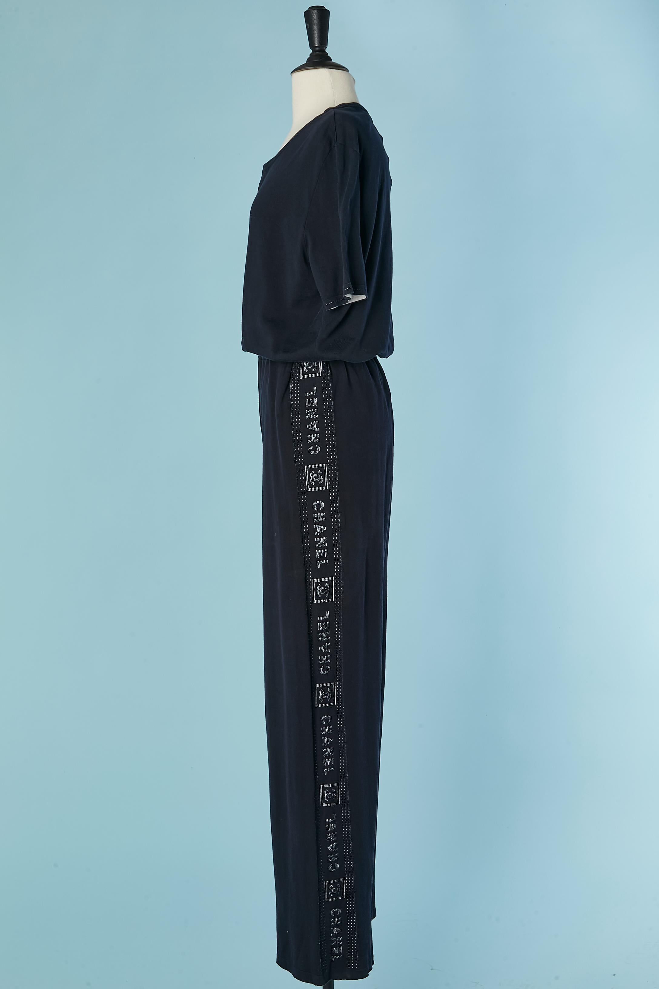 Felpa con cappuccio, maglietta e pantaloni da jogging in cotone jacquard navy Chanel in vendita 12