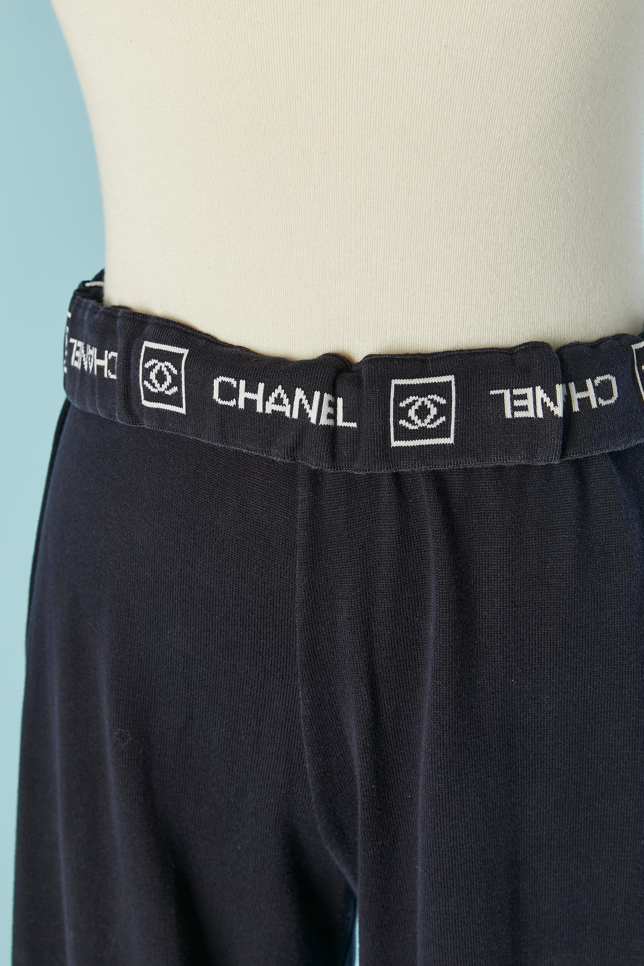 Felpa con cappuccio, maglietta e pantaloni da jogging in cotone jacquard navy Chanel in vendita 15