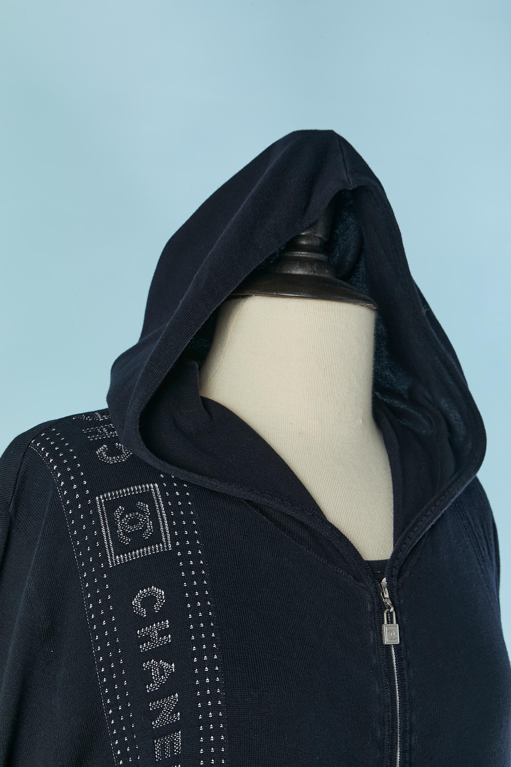 Felpa con cappuccio, maglietta e pantaloni da jogging in cotone jacquard navy Chanel in vendita 1