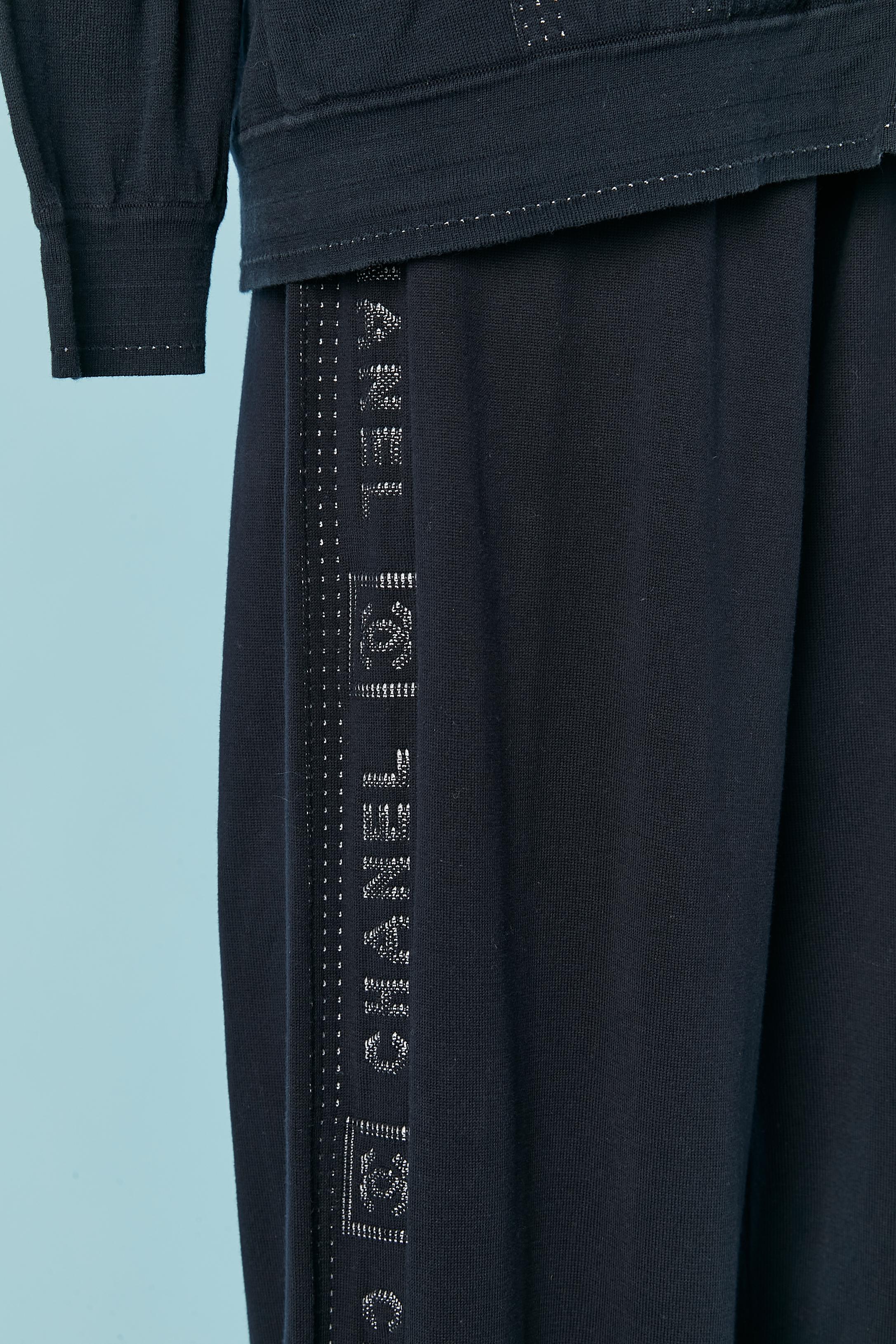 Felpa con cappuccio, maglietta e pantaloni da jogging in cotone jacquard navy Chanel in vendita 2
