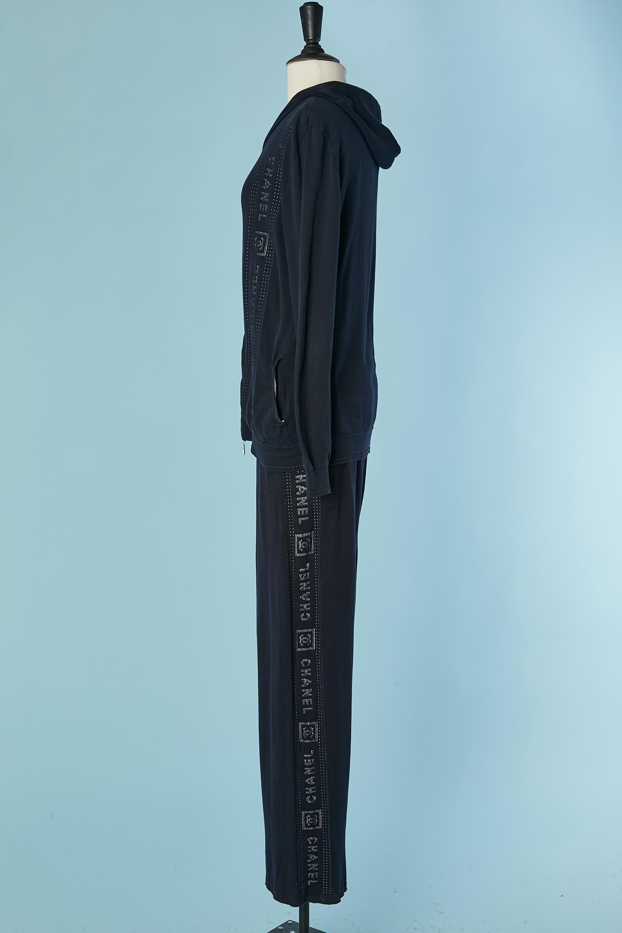 Felpa con cappuccio, maglietta e pantaloni da jogging in cotone jacquard navy Chanel in vendita 3