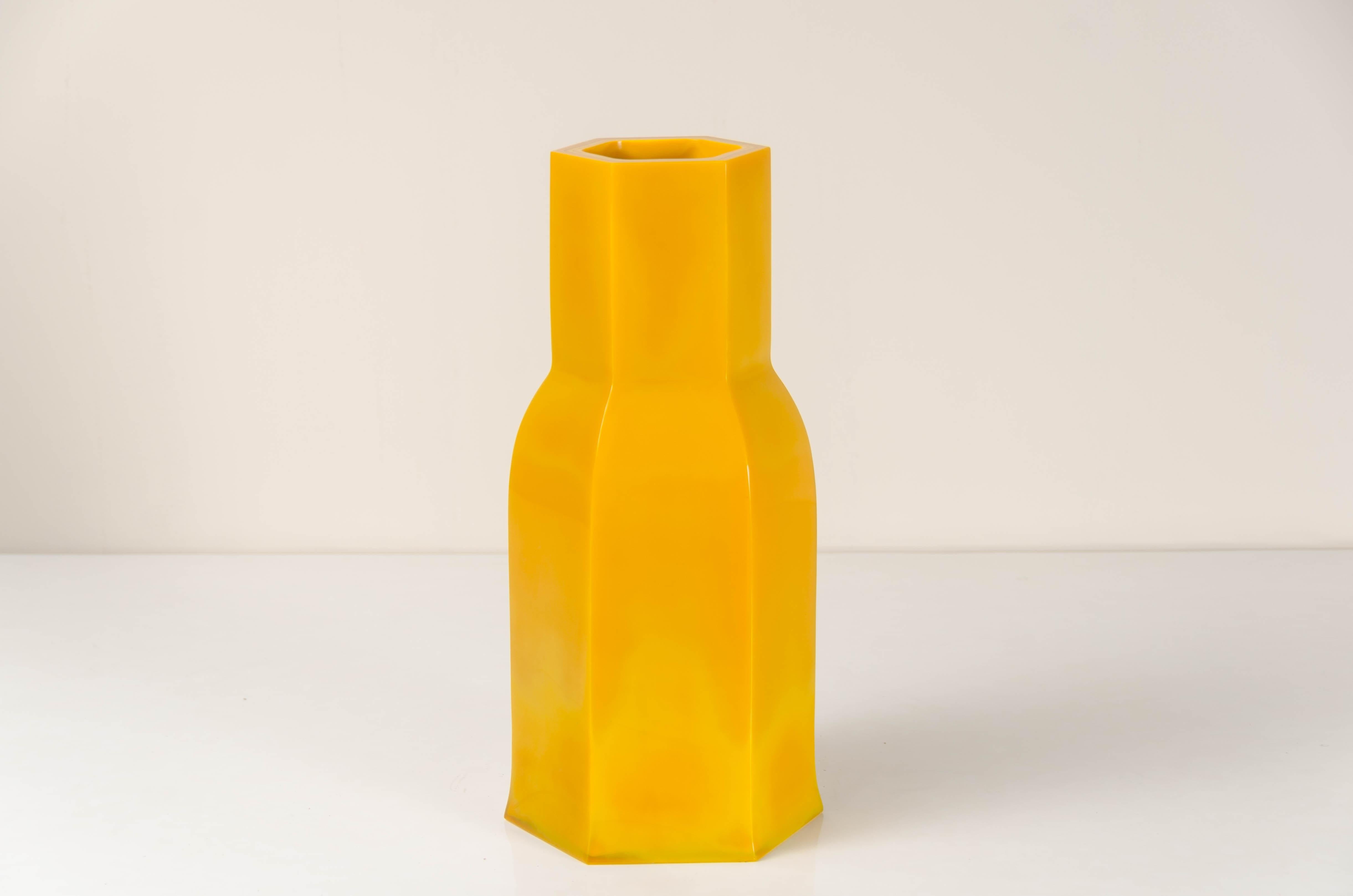 Hoof Vase, Yellow Peking Glass by Robert Kuo, Hand Blown Glass, Limited Edition In New Condition In Los Angeles, CA