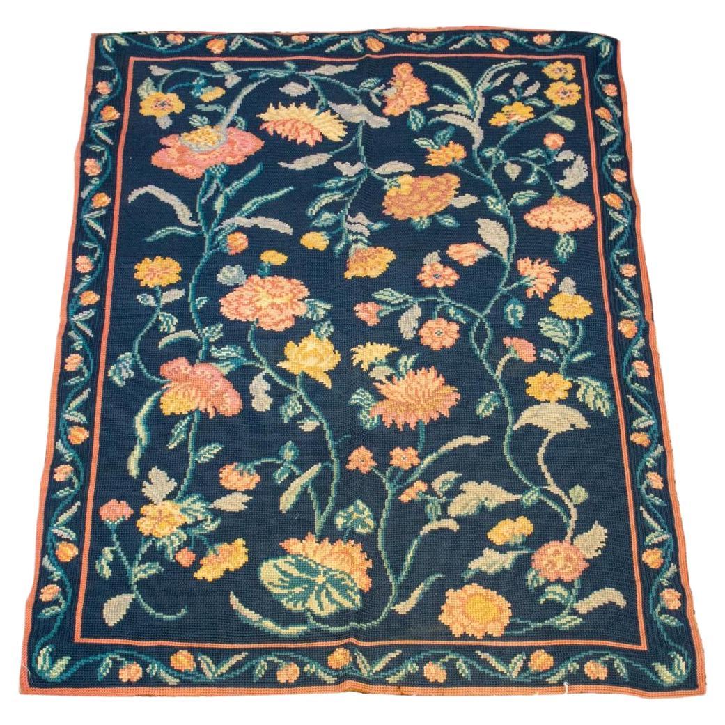 Hooked Floral Area Rug 6' x 4'