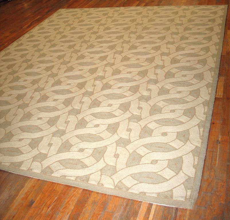 Contemporary Handmade Cotton Hooked Rug  ( 10' x 14' - 305 x 427 cm ) In New Condition For Sale In New York, NY