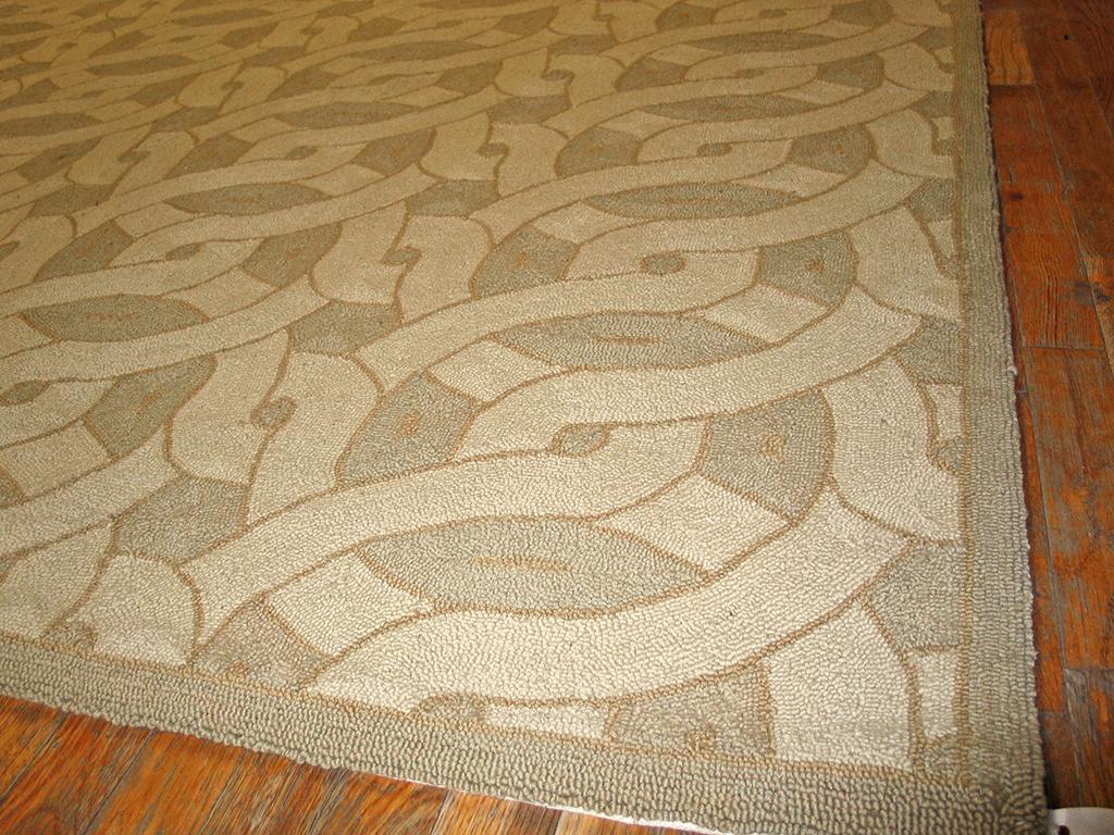 Wool Contemporary Handmade Cotton Hooked Rug  ( 10' x 14' - 305 x 427 cm ) For Sale