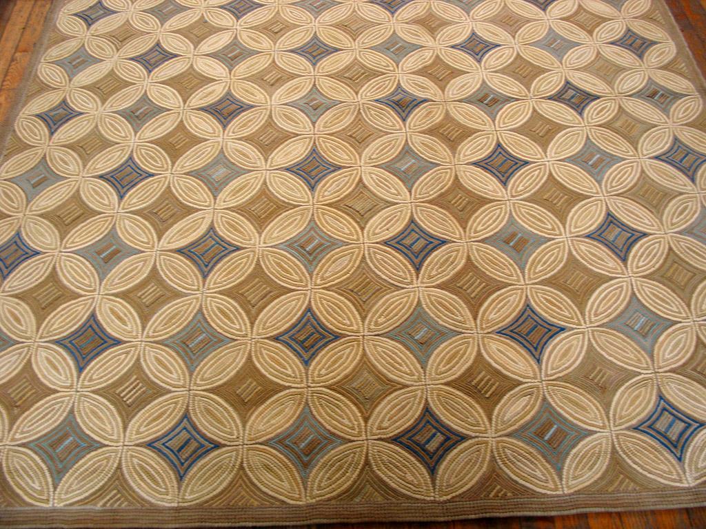 Contemporary Cotton Hooked Rug ( 6' x 9' - 183 x 275 ) In New Condition For Sale In New York, NY