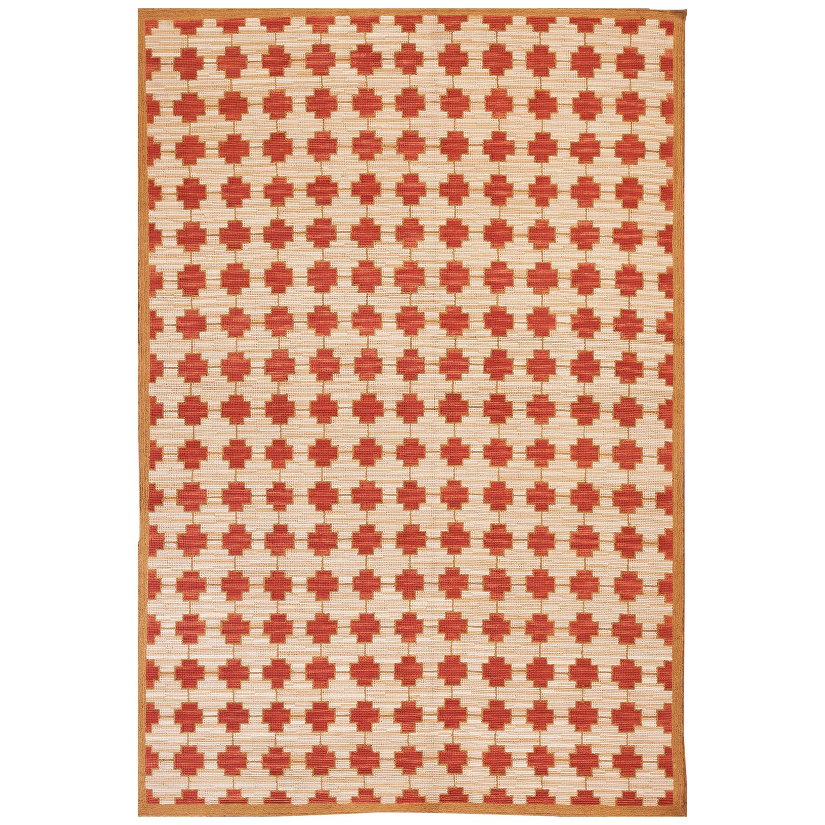Contemporary Handwoven Cotton Hooked Rug ( 6' X 9' - 185 x 275 )  For Sale