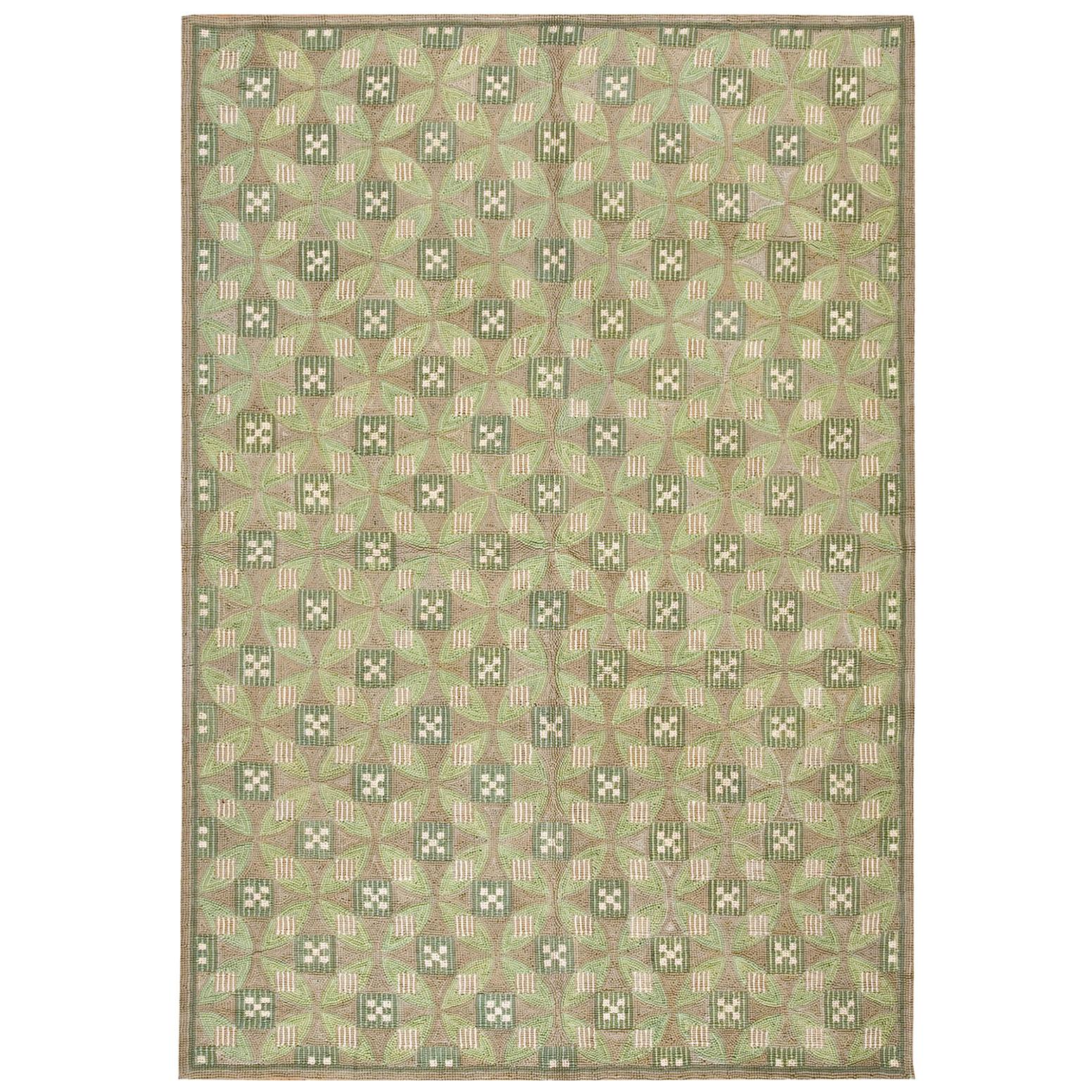 Contemporary American Hooked Rug (6' x 9' - 183x 274)