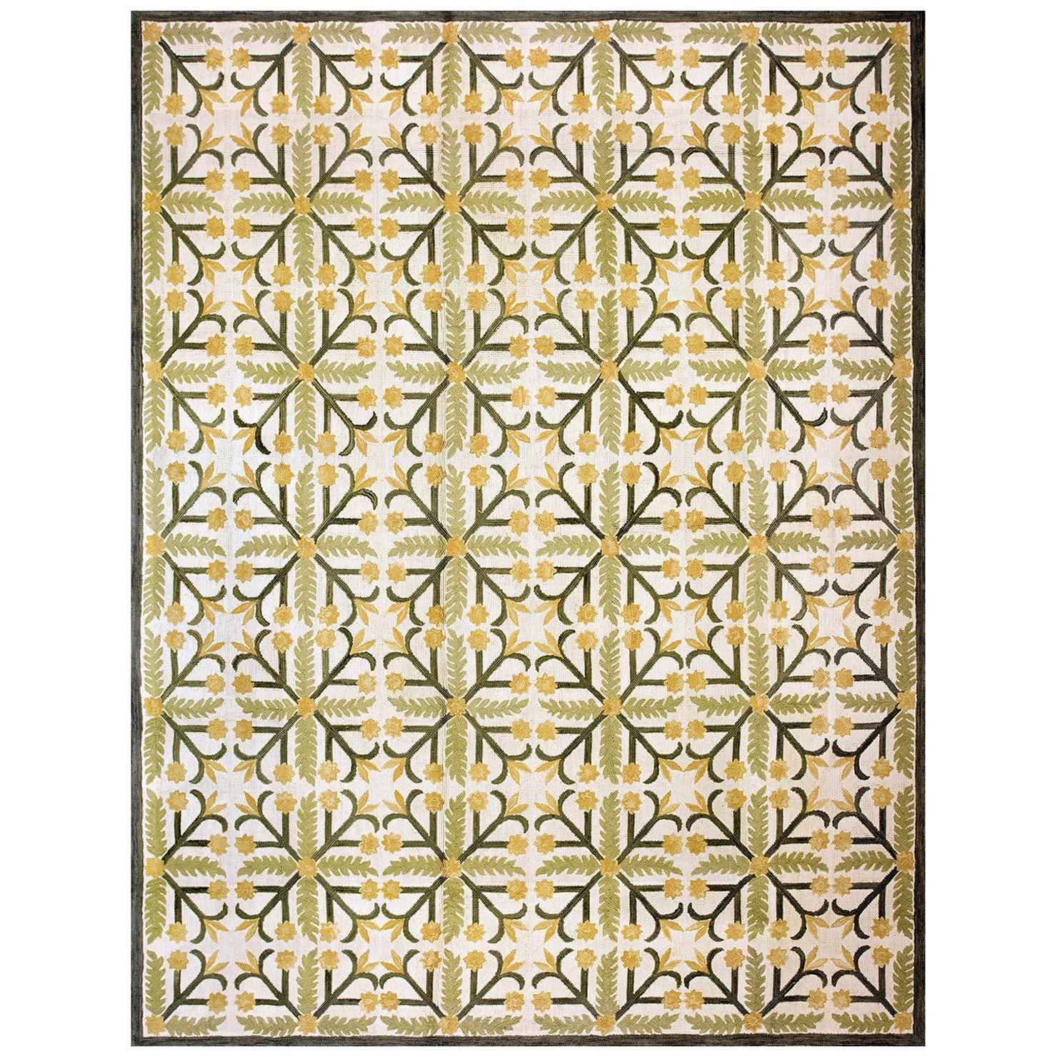 Contemporary Cotton Hooked Rug ( 6' x9'  ) For Sale