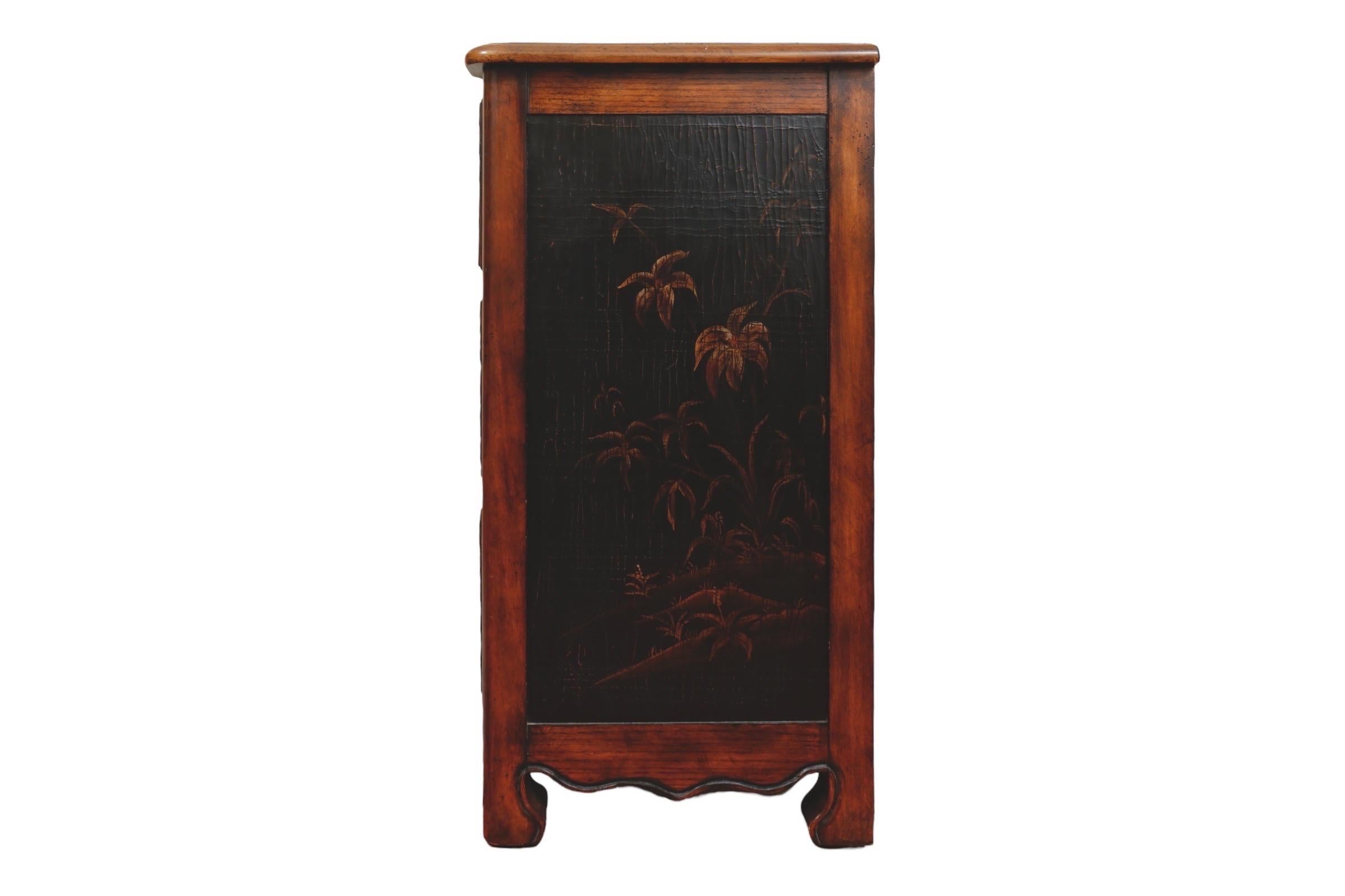 Hooker Furniture Chinoiserie Bachelor Chest In Good Condition In Bradenton, FL